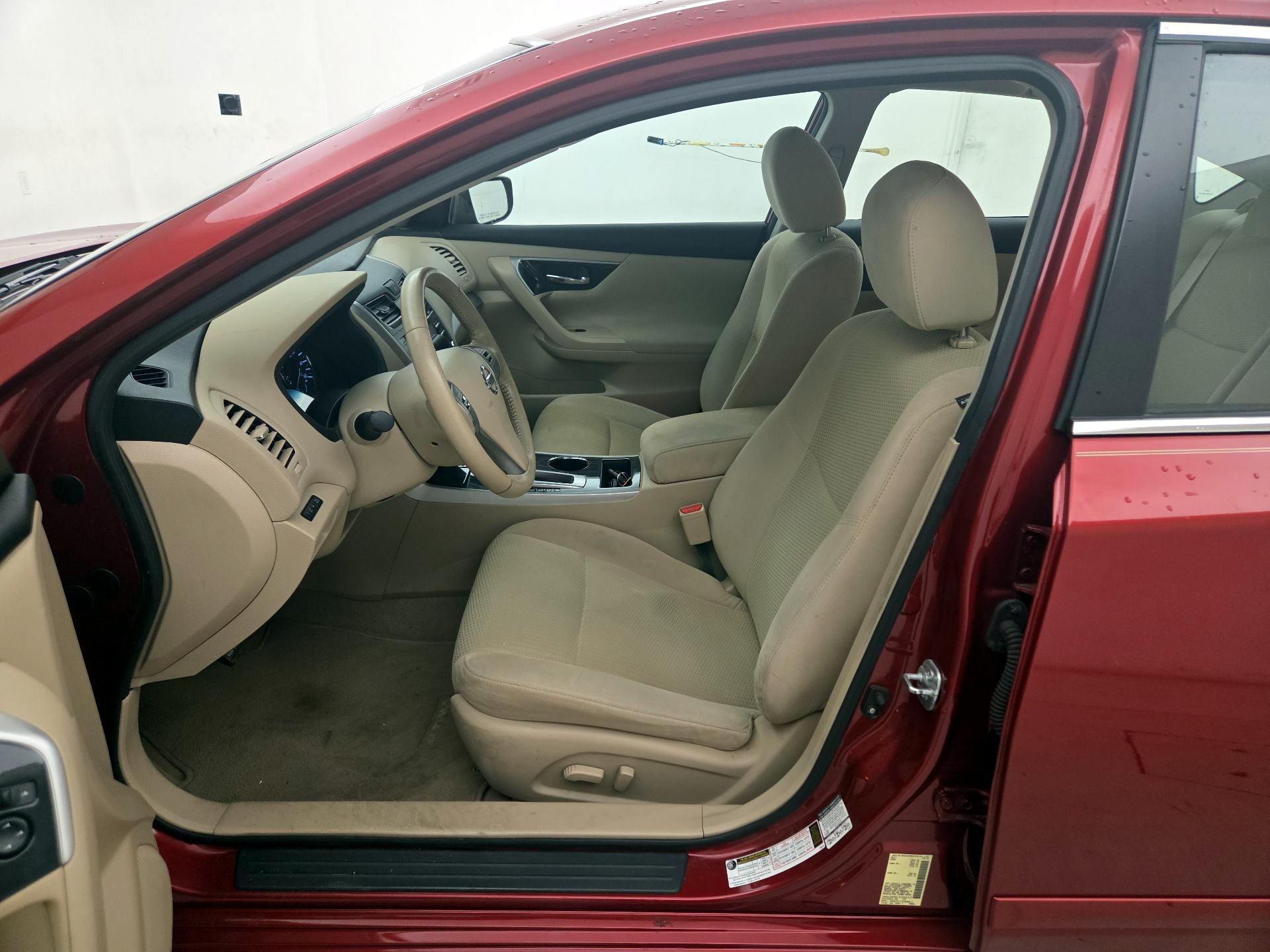 Thumbnail: 2014 Nissan Altima - 11