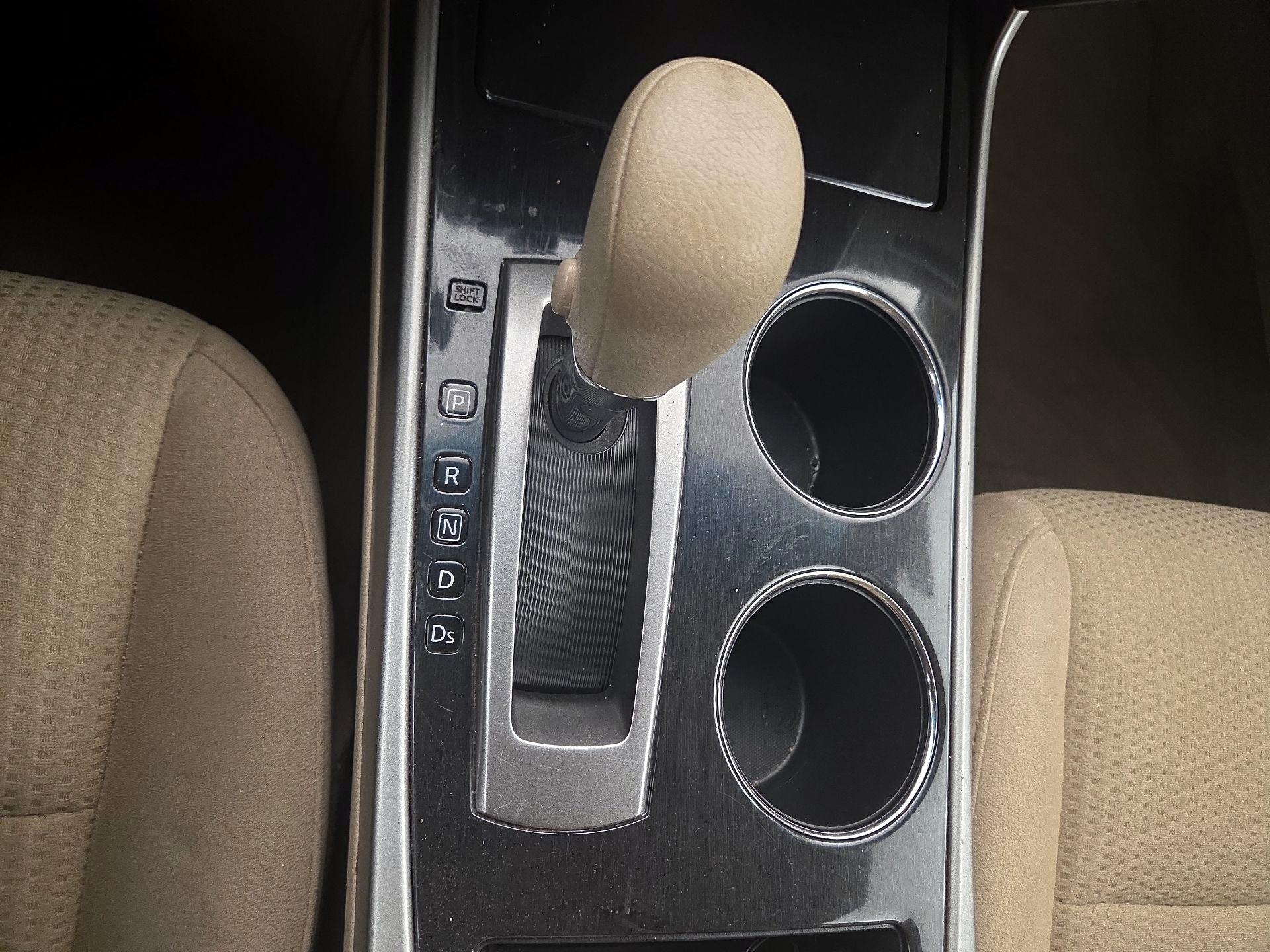 Thumbnail: 2014 Nissan Altima - 17