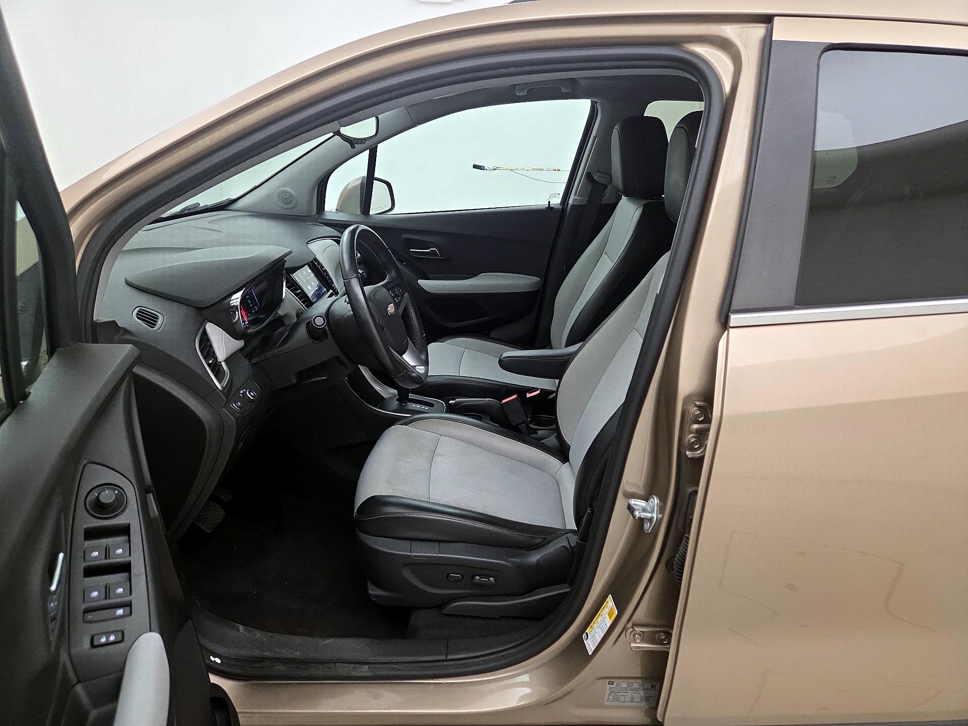 Thumbnail: 2018 Chevrolet Trax - 11