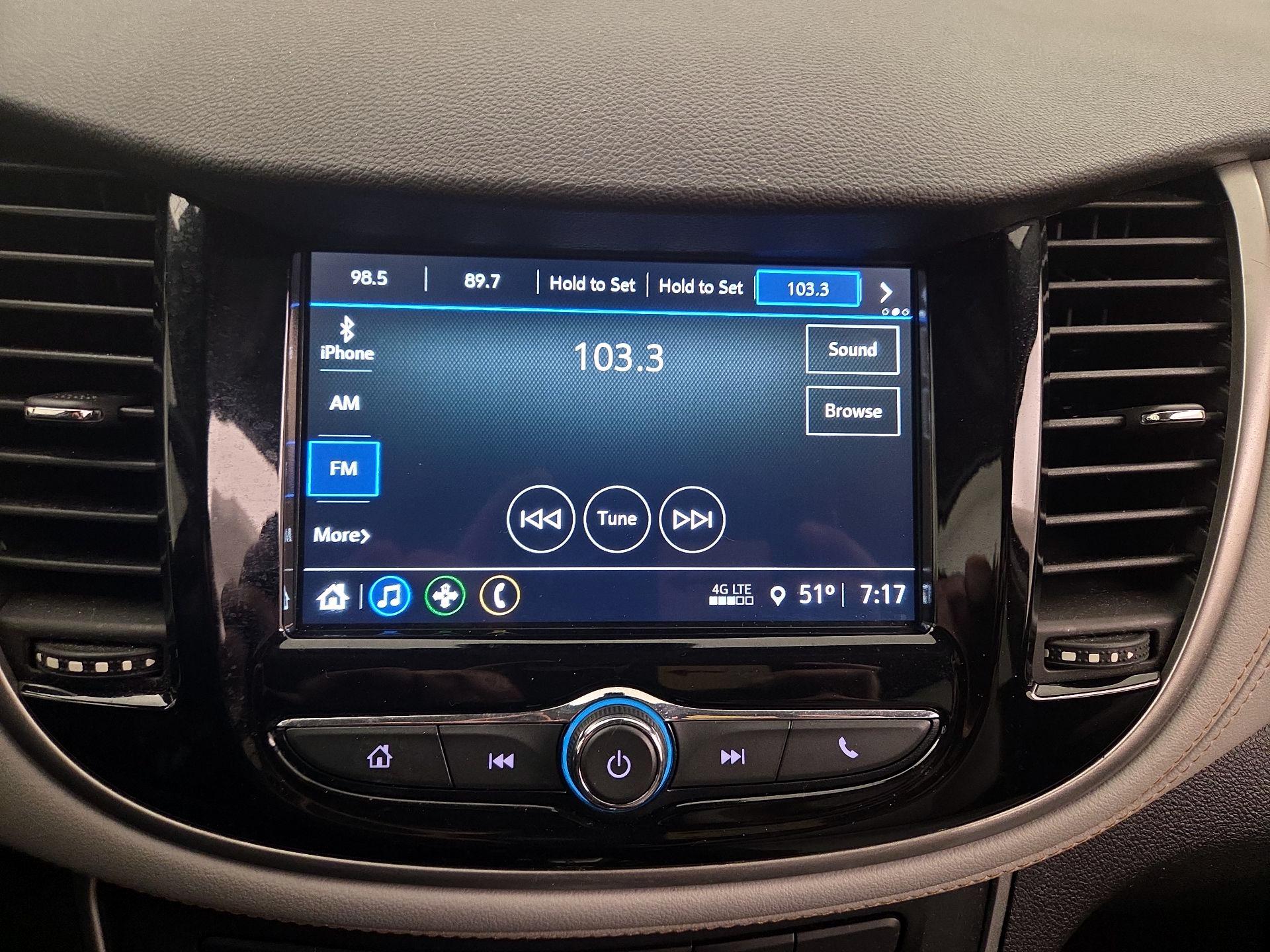 Thumbnail: 2018 Chevrolet Trax - 15