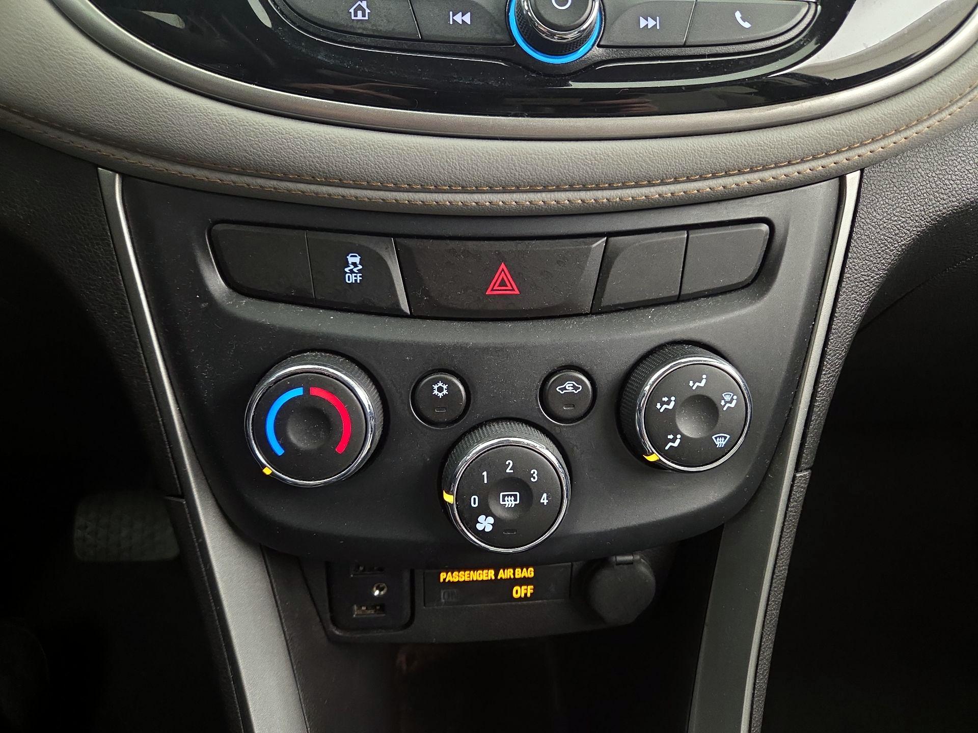 Thumbnail: 2018 Chevrolet Trax - 16