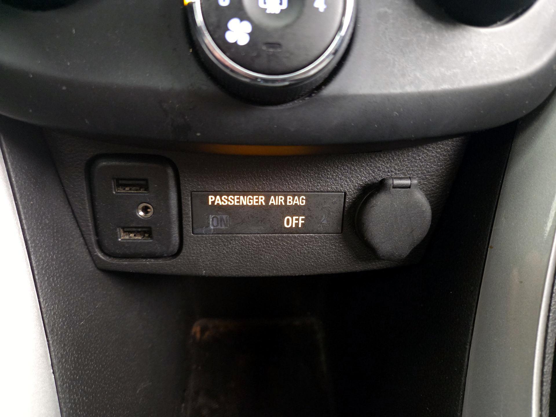 Thumbnail: 2018 Chevrolet Trax - 18