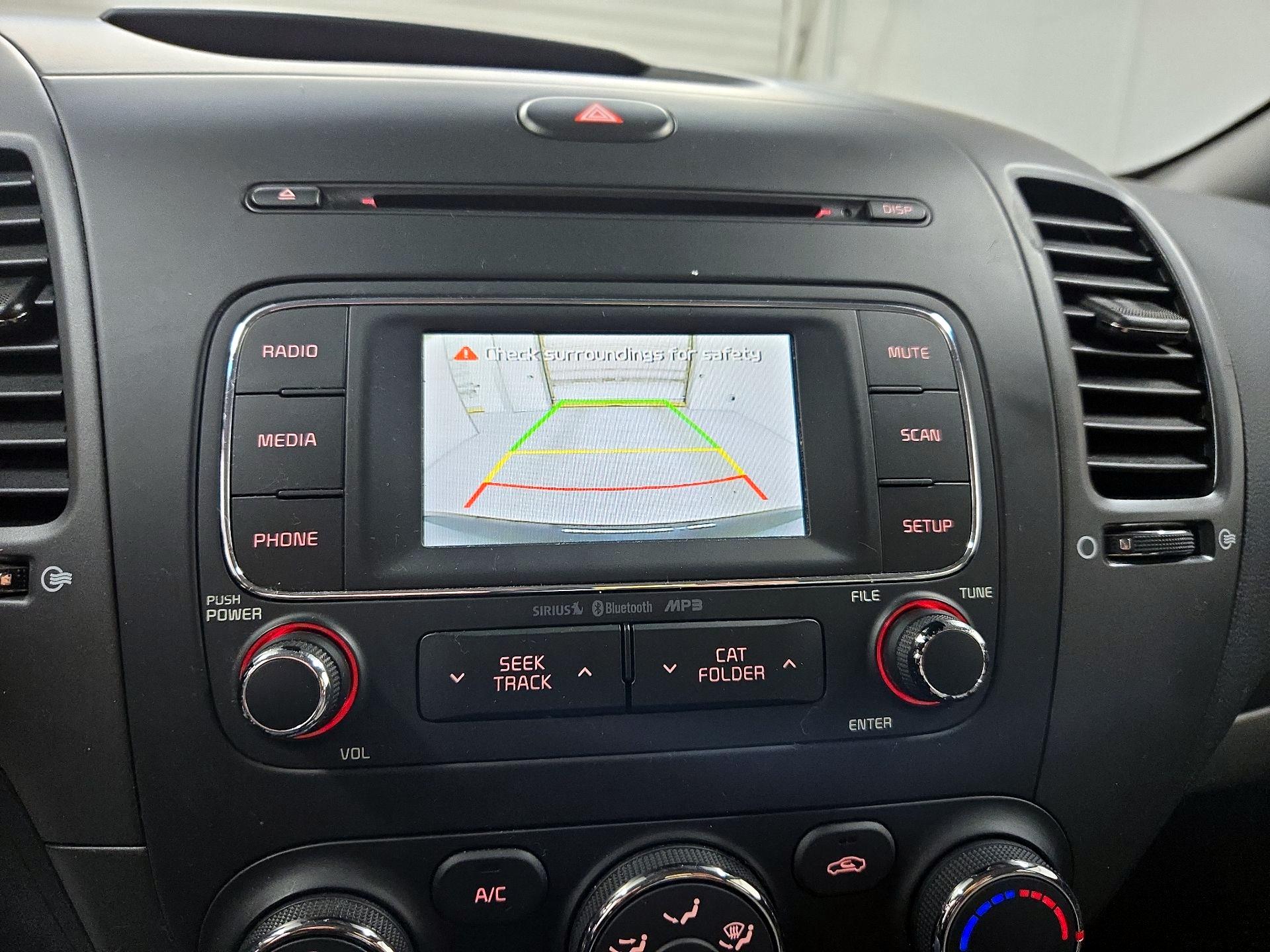 Thumbnail: 2016 Kia Forte - 14