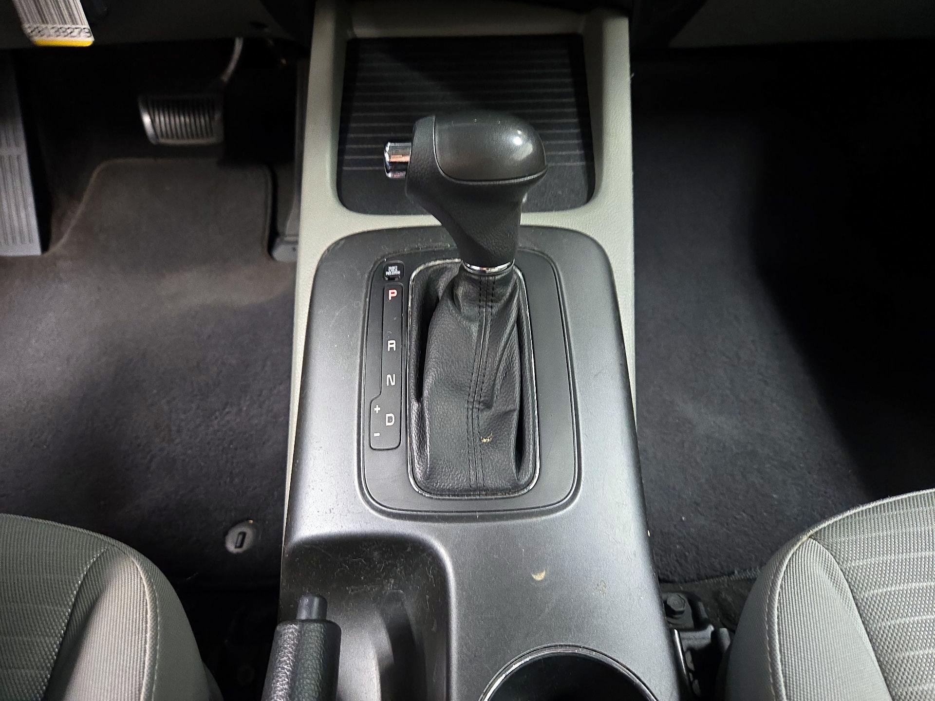 Thumbnail: 2016 Kia Forte - 17