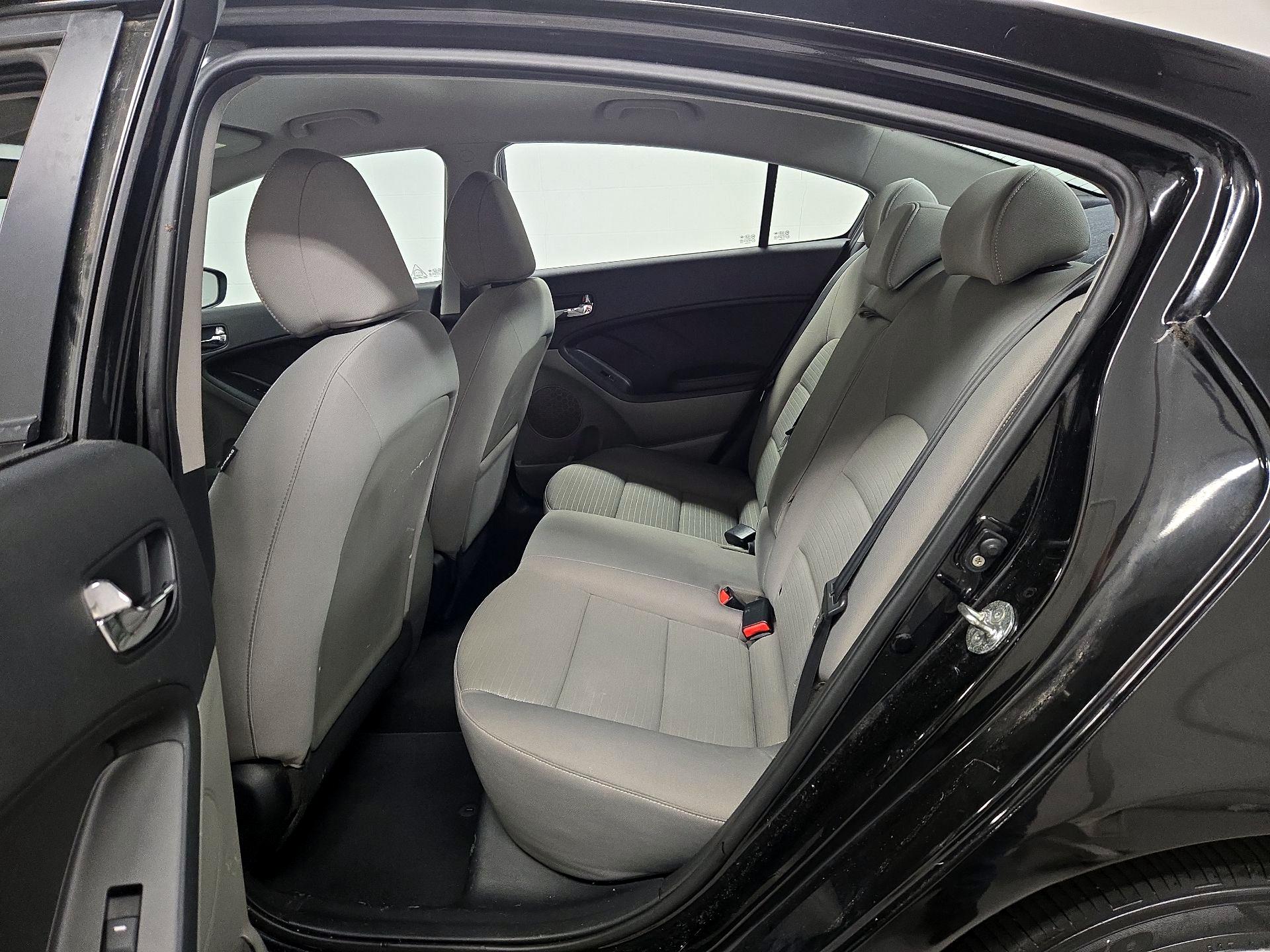 Thumbnail: 2016 Kia Forte - 19