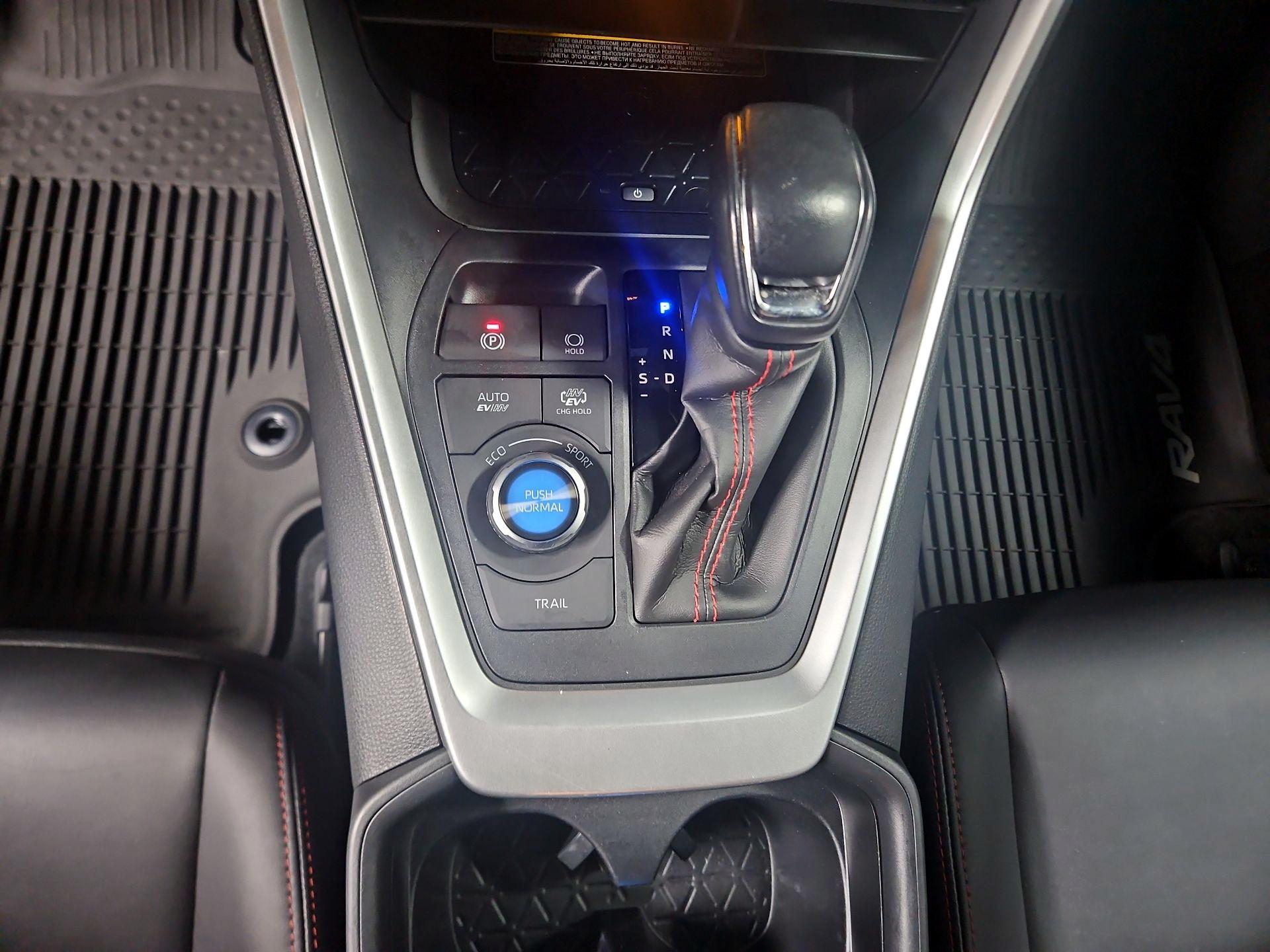 Thumbnail: 2021 Toyota RAV4 - 18