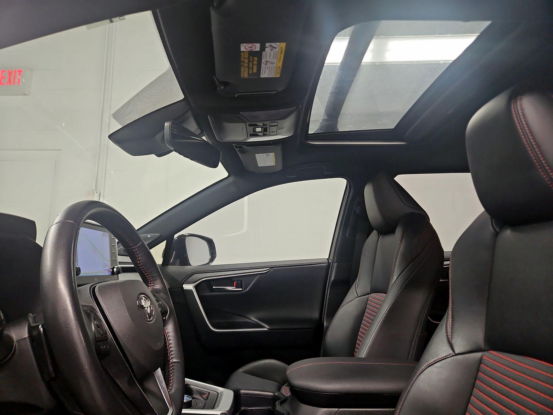 Thumbnail: 2021 Toyota RAV4 - 20