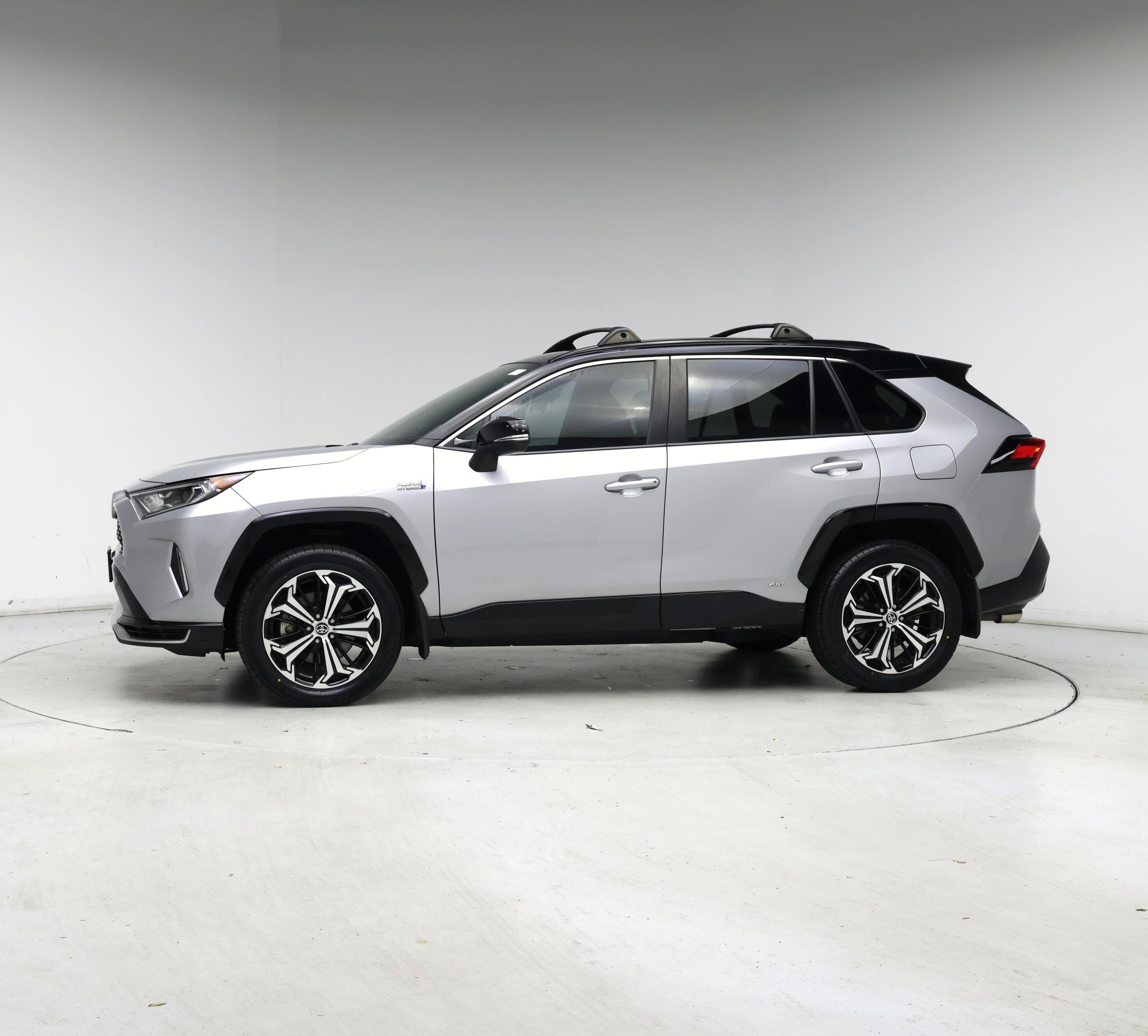 Thumbnail: 2021 Toyota RAV4 - 3