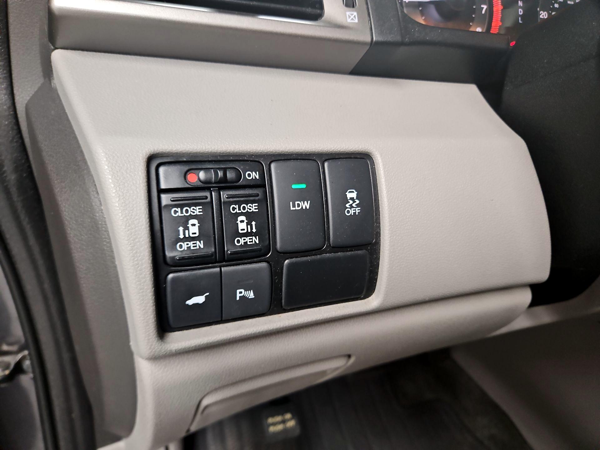 Thumbnail: 2016 Honda Odyssey - 13