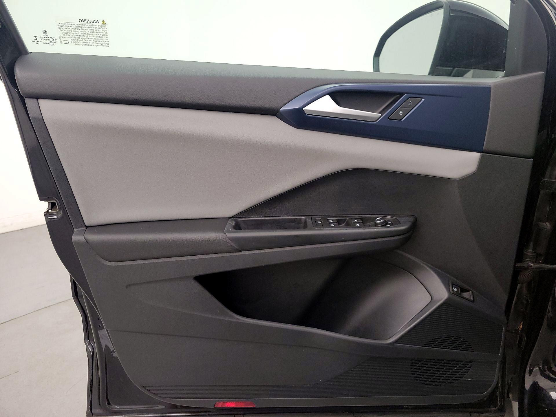 Thumbnail: 2022 Volkswagen Taos - 12