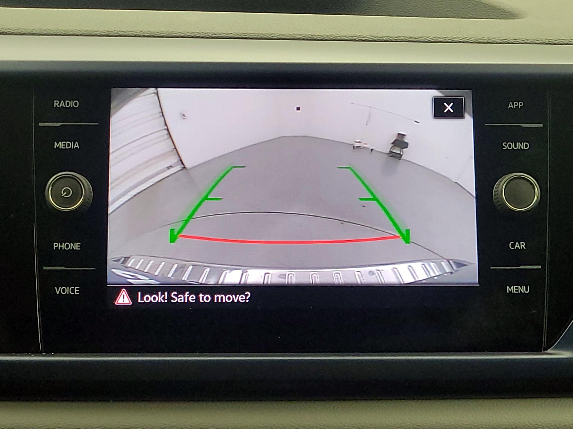 Thumbnail: 2022 Volkswagen Taos - 15