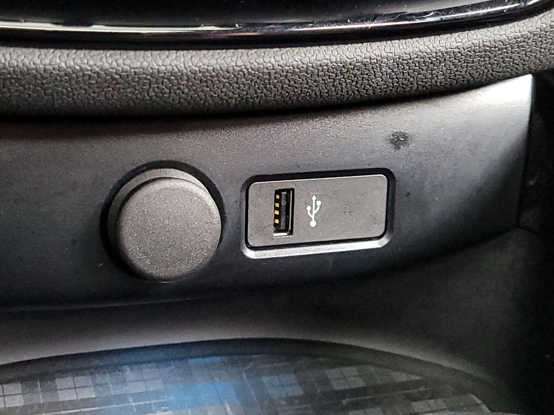 Thumbnail: 2022 MINI Cooper Clubman - 19