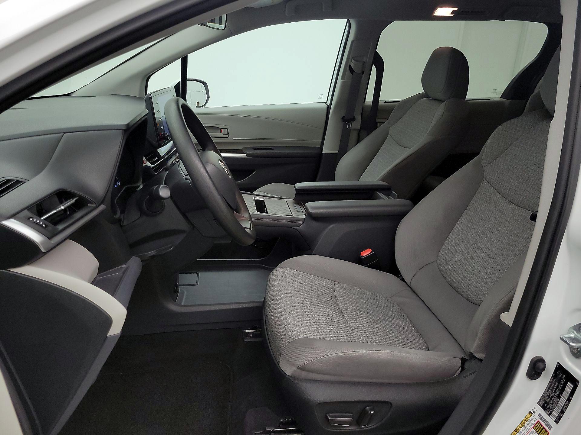 Thumbnail: 2023 Toyota Sienna - 11