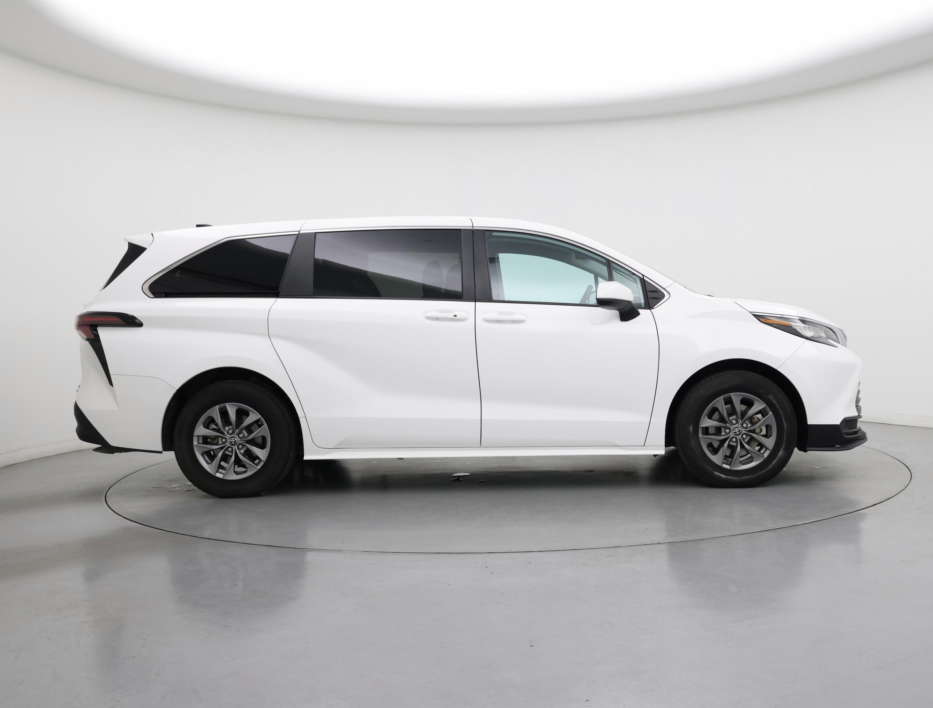 Thumbnail: 2023 Toyota Sienna - 7