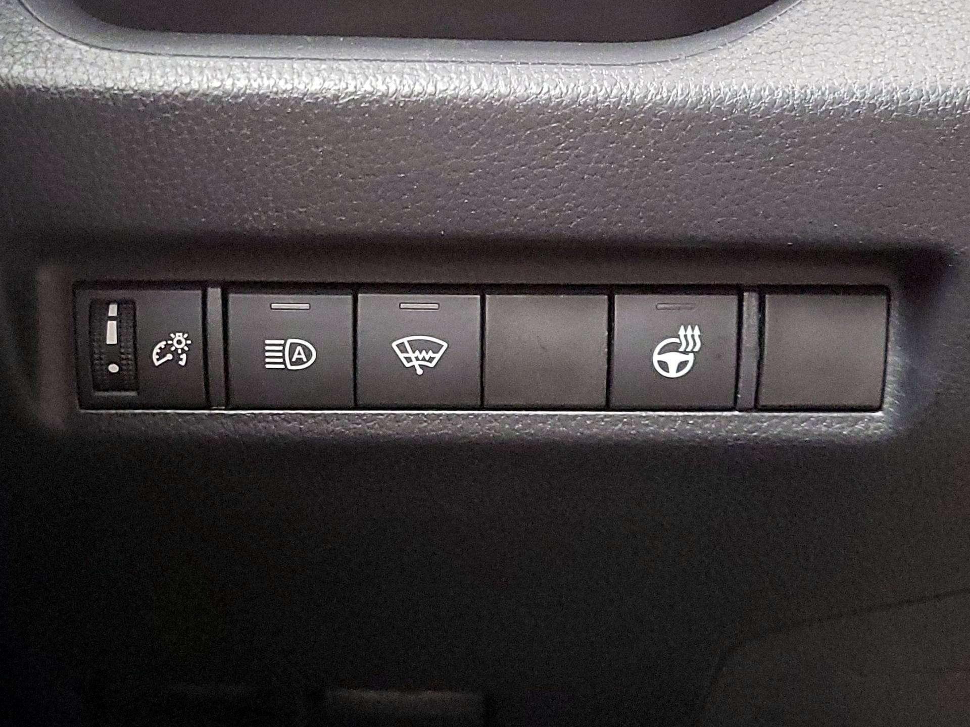 Thumbnail: 2020 Toyota RAV4 - 13