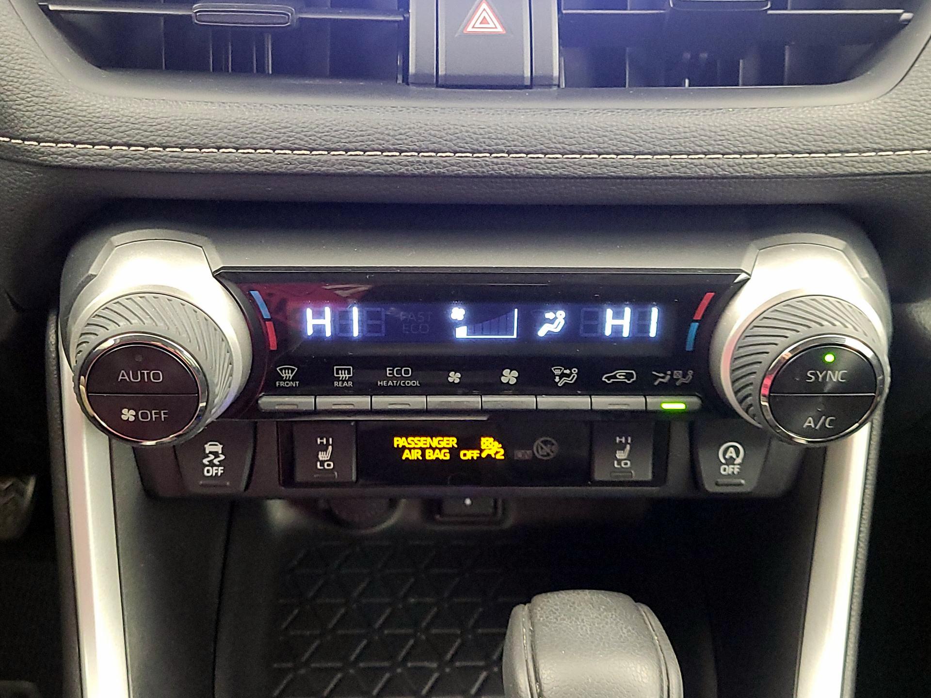 Thumbnail: 2020 Toyota RAV4 - 17