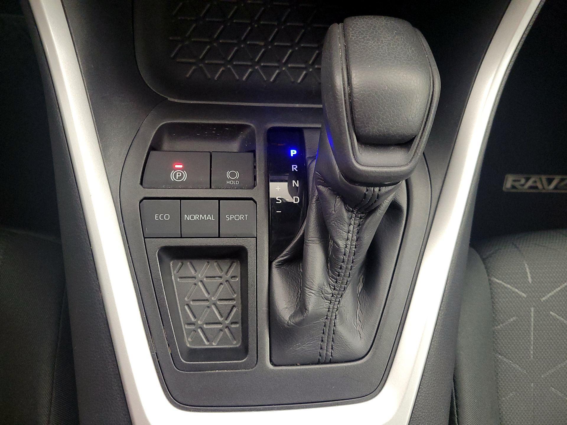 Thumbnail: 2020 Toyota RAV4 - 18