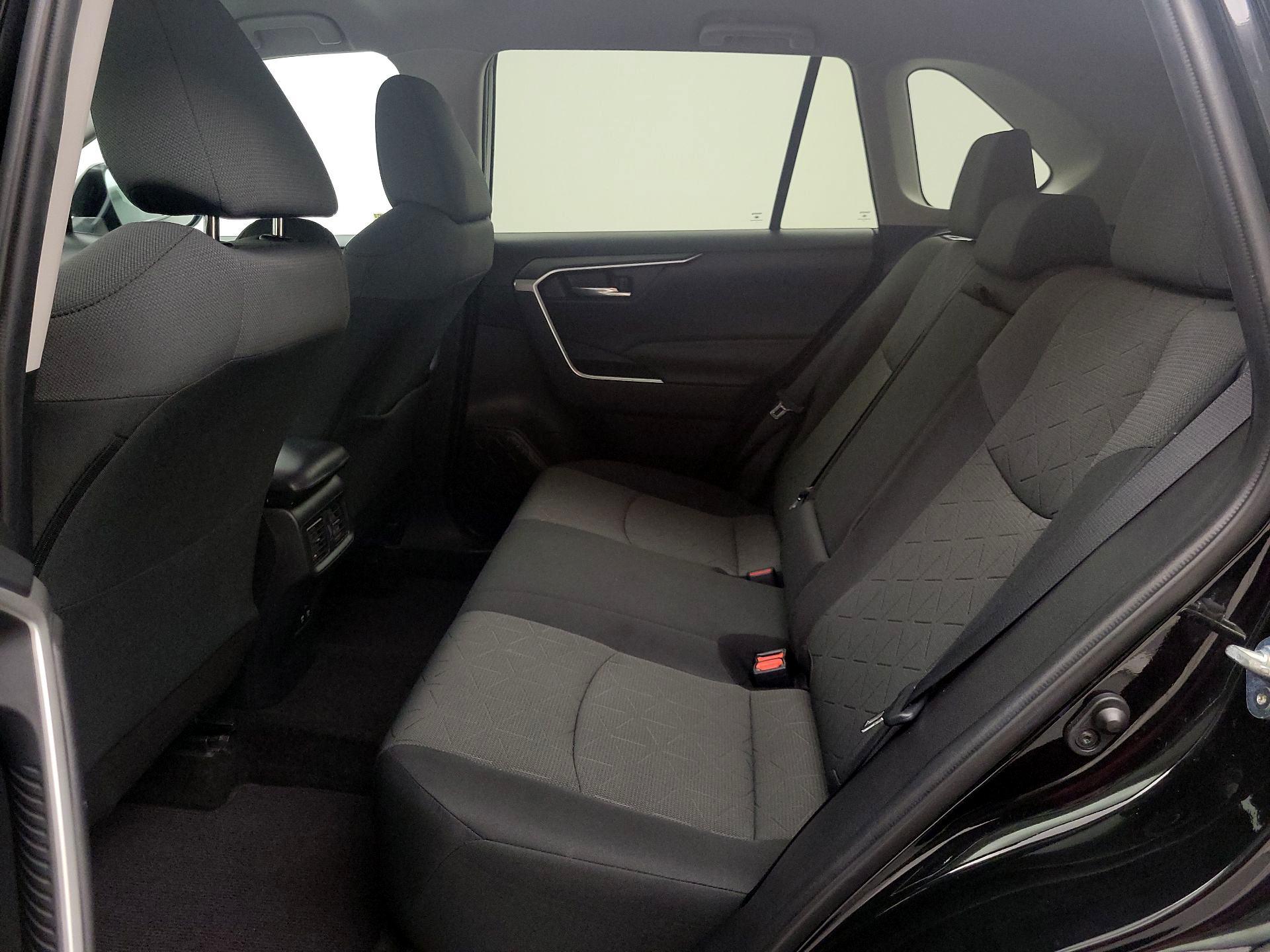 Thumbnail: 2020 Toyota RAV4 - 20