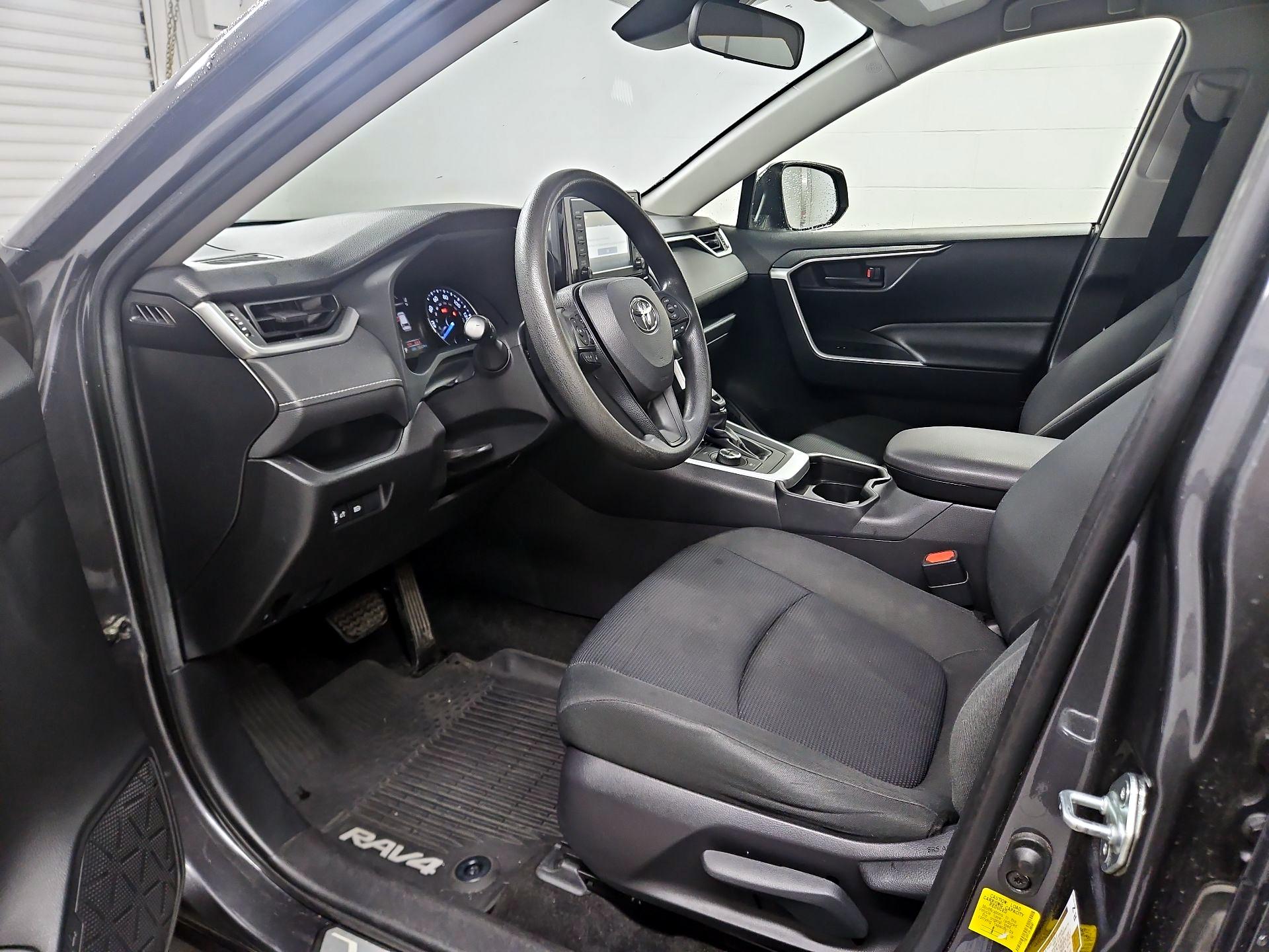 Thumbnail: 2019 Toyota RAV4 - 11