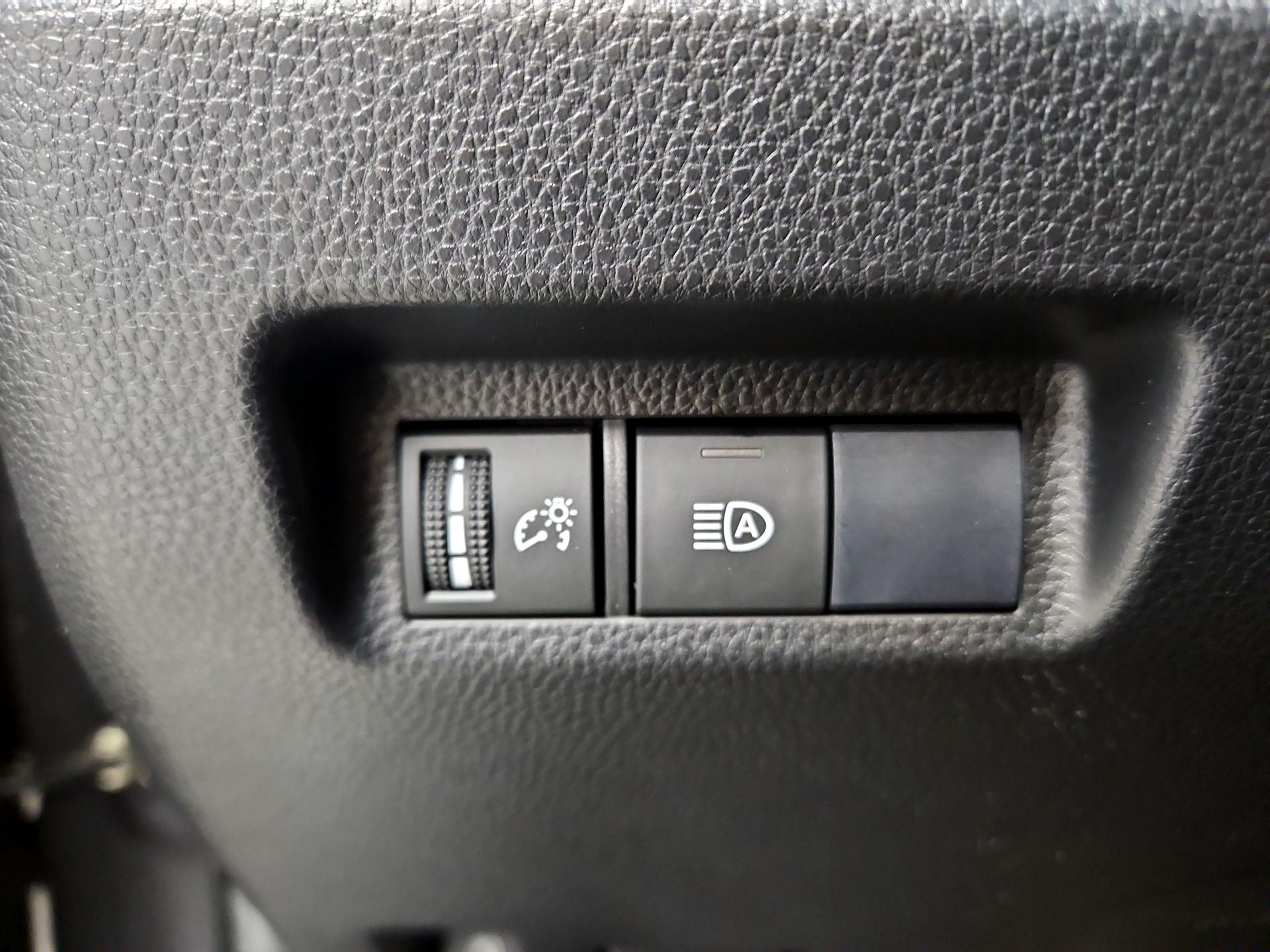 Thumbnail: 2019 Toyota RAV4 - 13