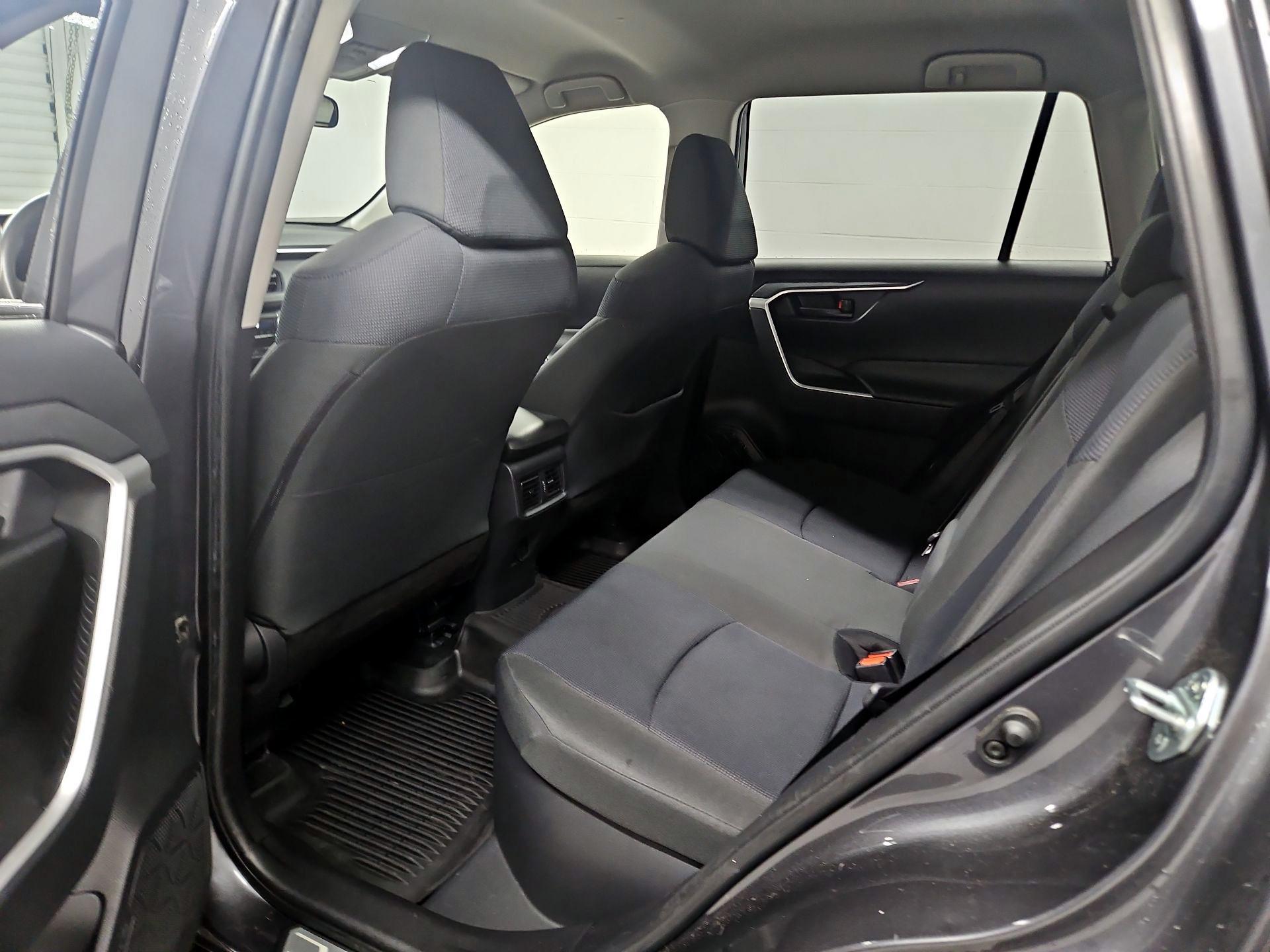 Thumbnail: 2019 Toyota RAV4 - 19