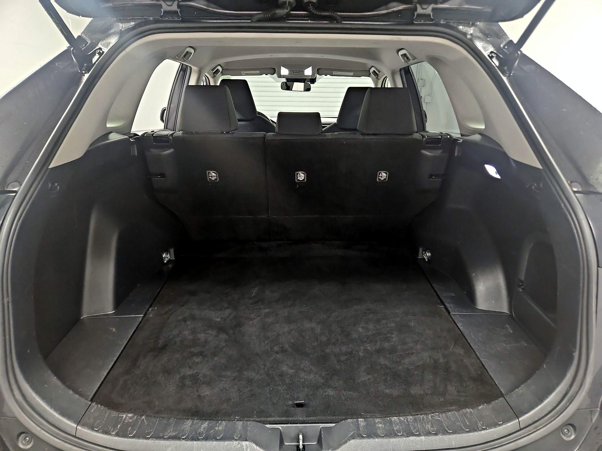 Thumbnail: 2019 Toyota RAV4 - 20