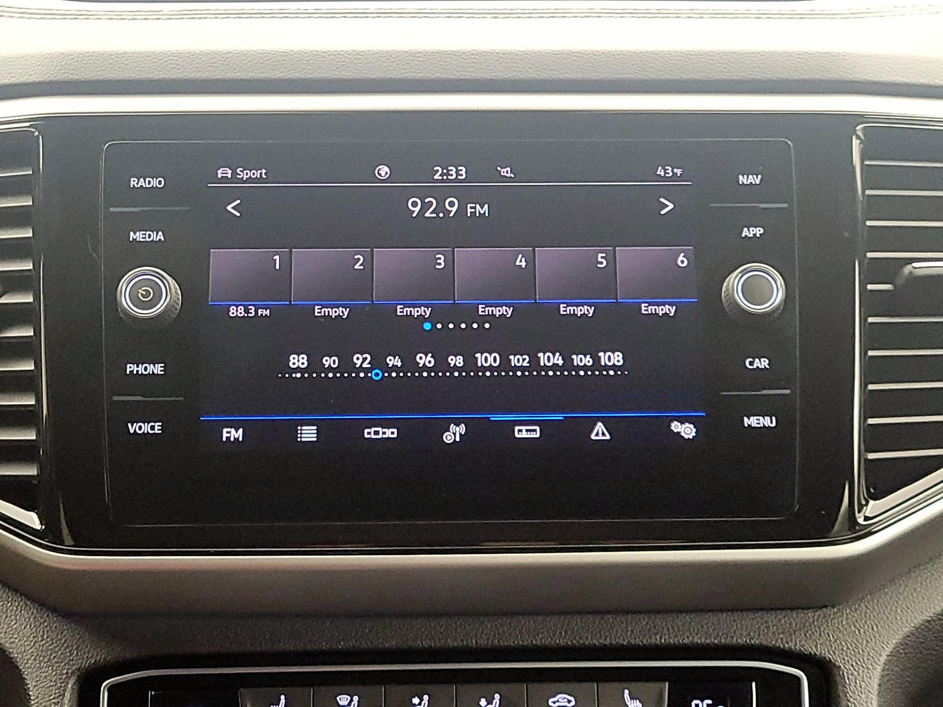 Thumbnail: 2023 Volkswagen Atlas - 16