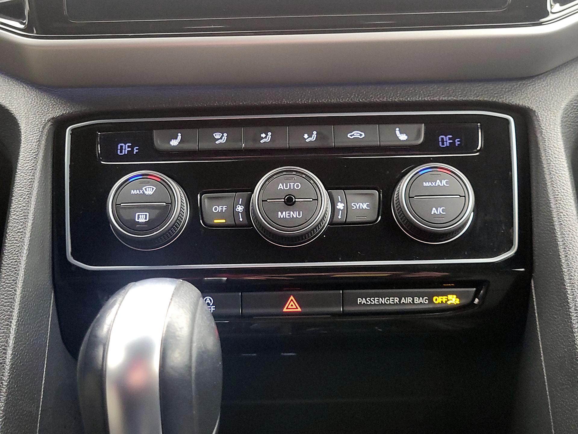 Thumbnail: 2023 Volkswagen Atlas - 17