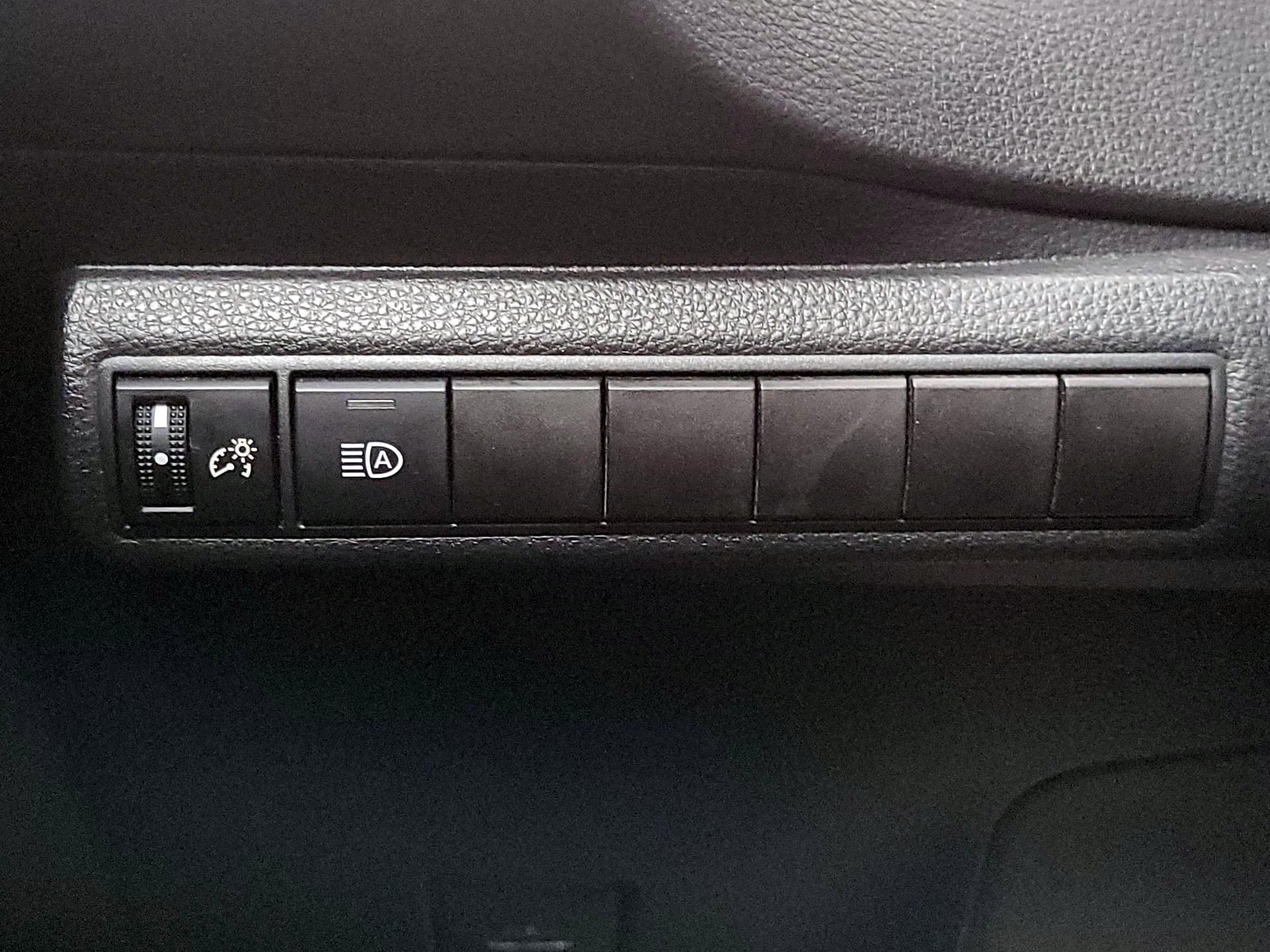 Thumbnail: 2020 Toyota Corolla - 13