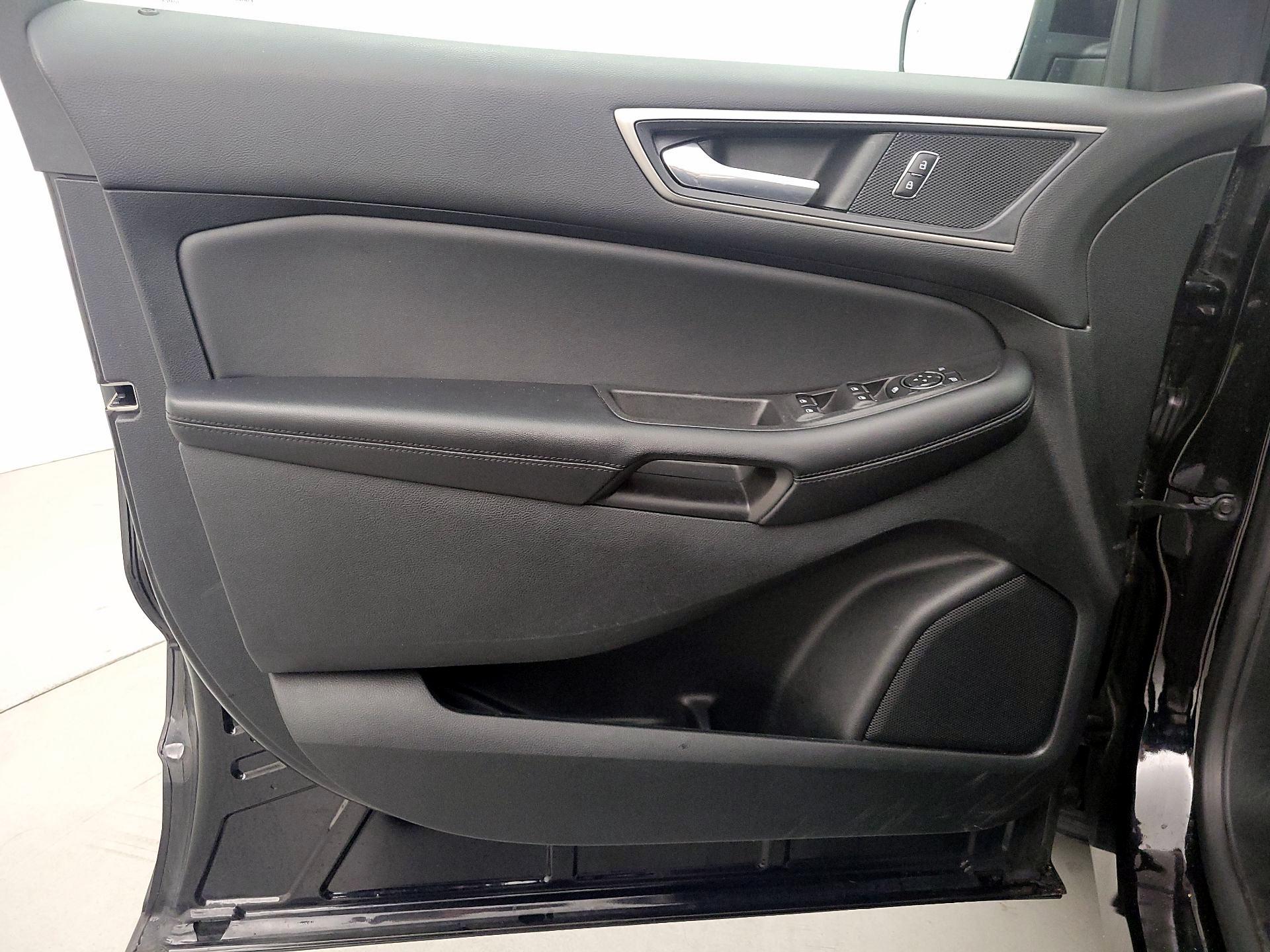 Thumbnail: 2022 Ford Edge - 12