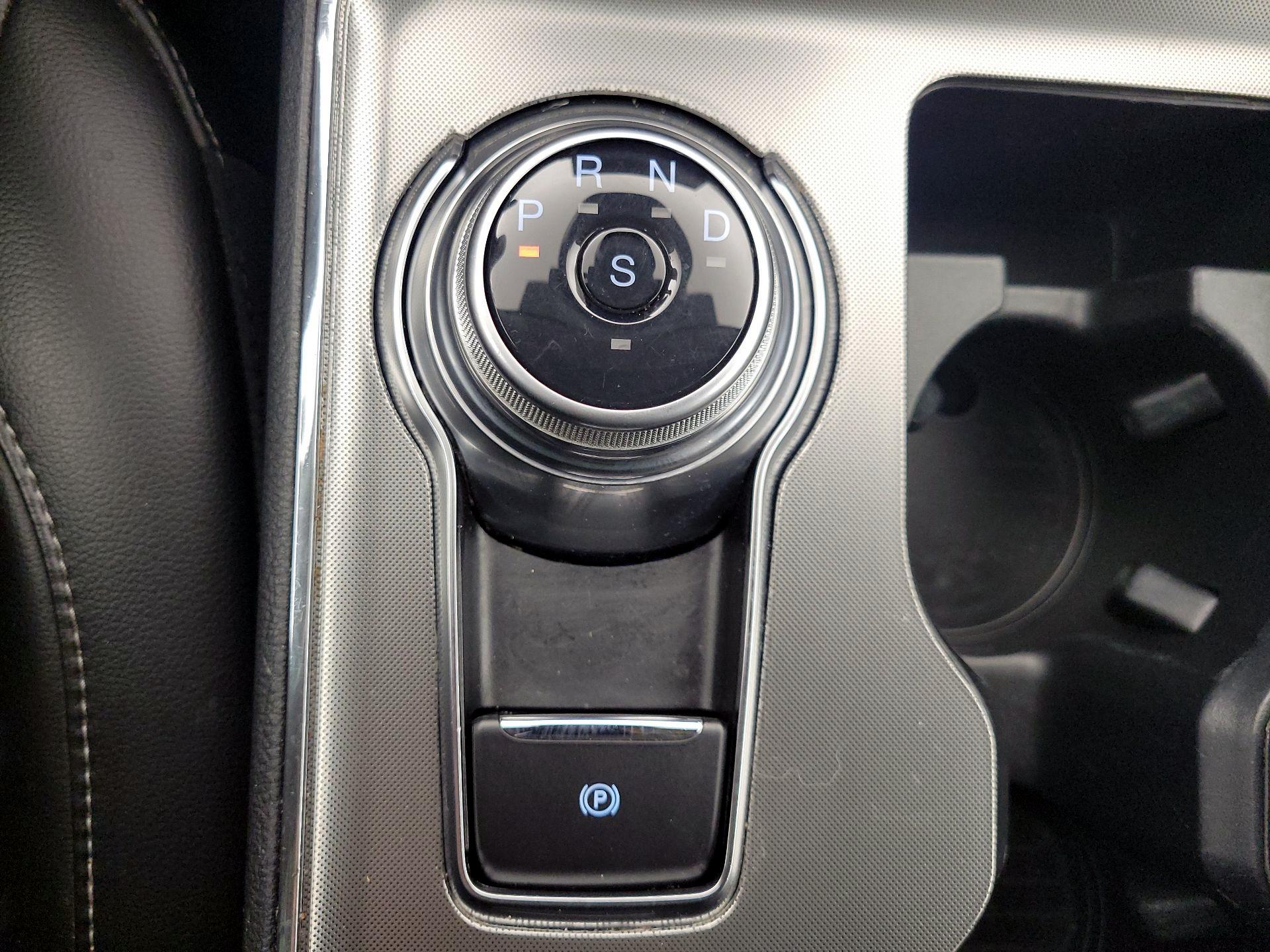 Thumbnail: 2022 Ford Edge - 17