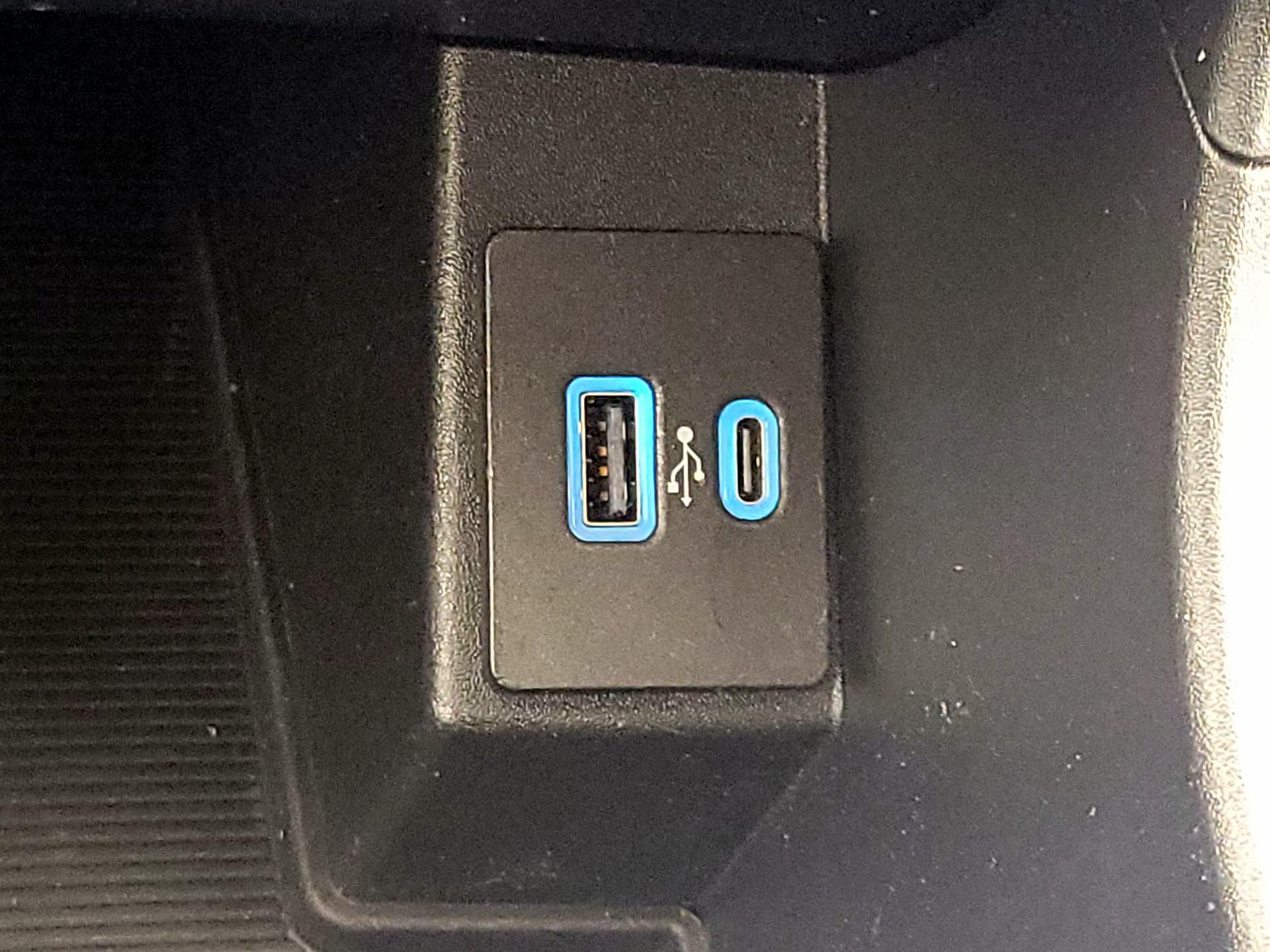 Thumbnail: 2022 Ford Edge - 18