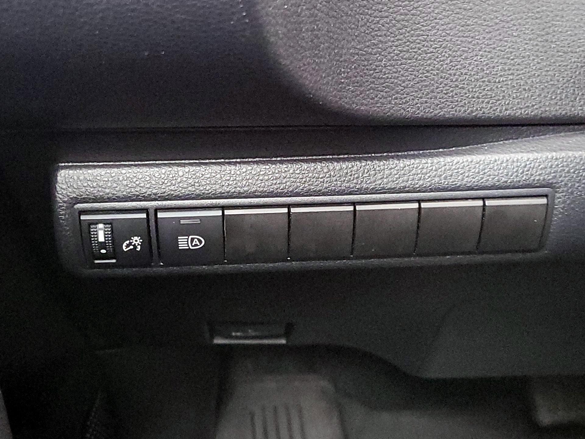 Thumbnail: 2020 Toyota Corolla - 13