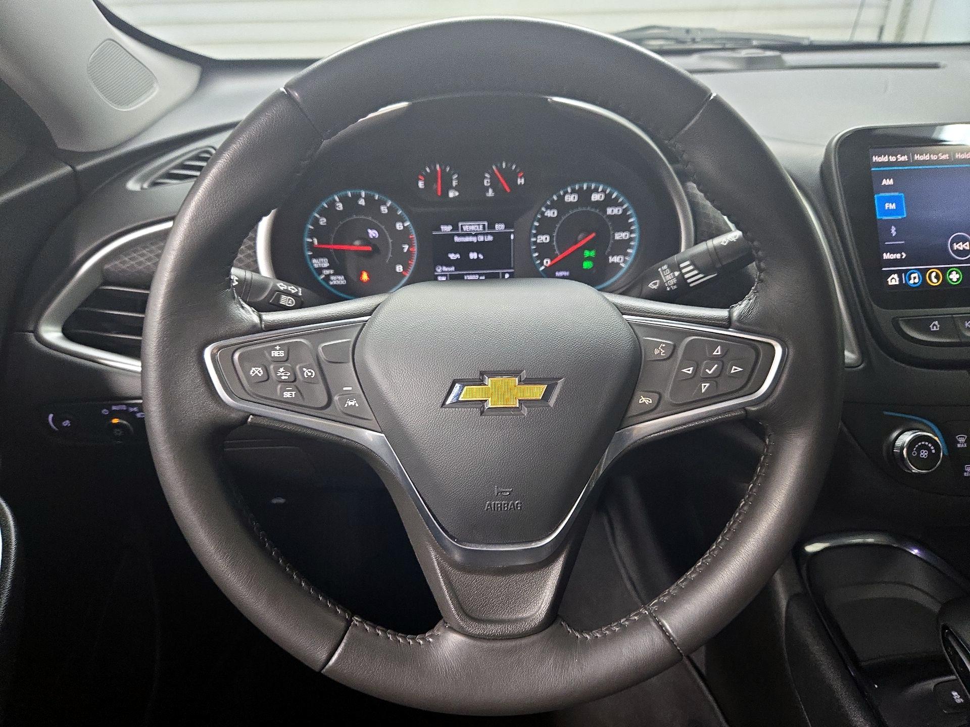 Thumbnail: 2022 Chevrolet Malibu - 10