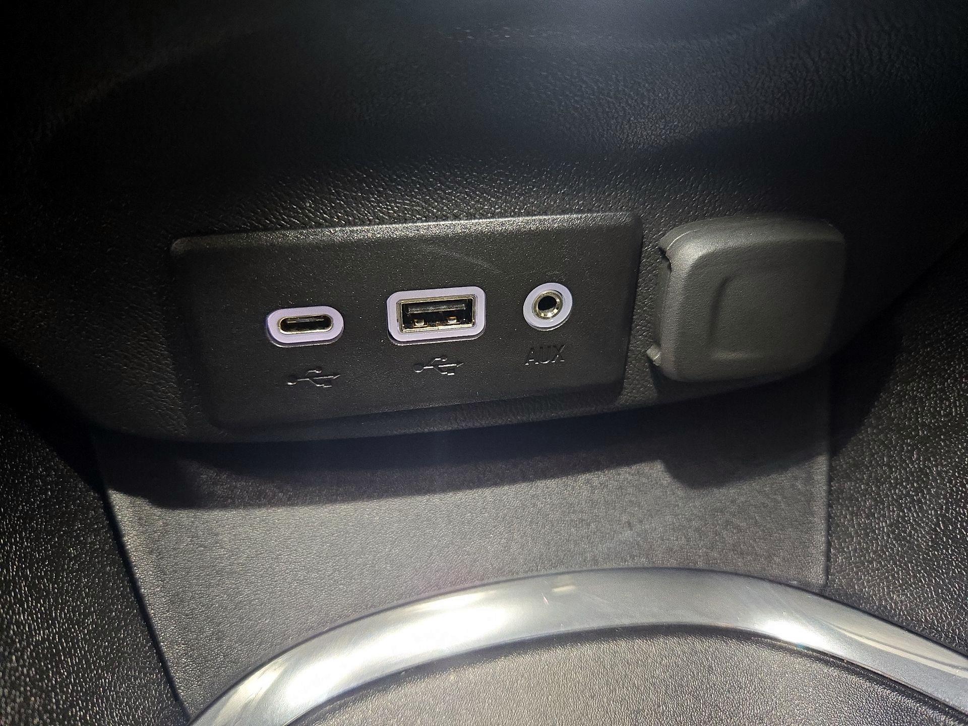 Thumbnail: 2022 Chevrolet Malibu - 18