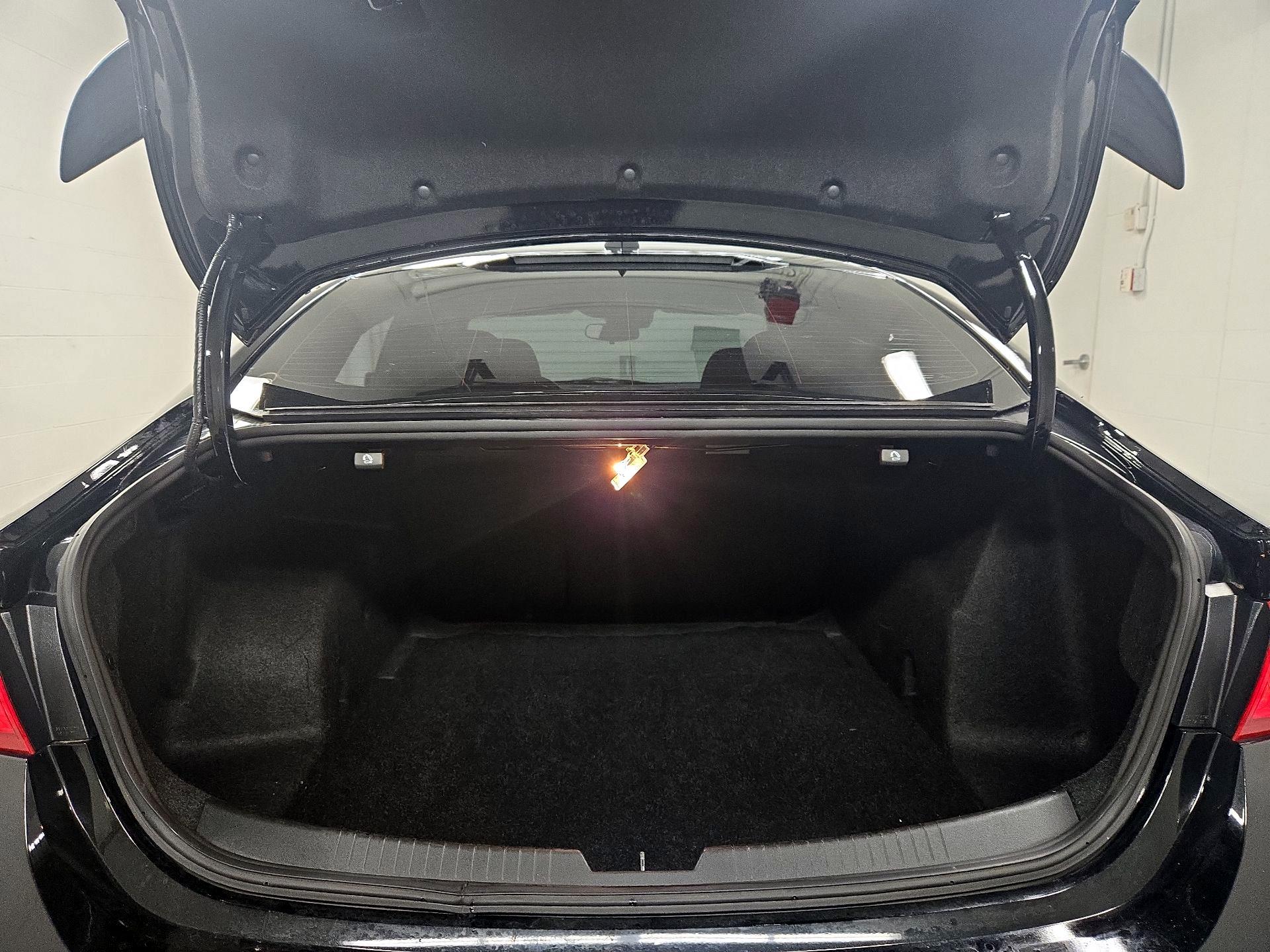 Thumbnail: 2022 Chevrolet Malibu - 20