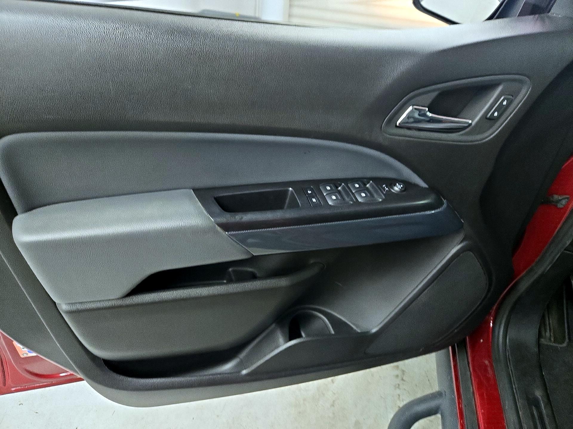 Thumbnail: 2017 Chevrolet Colorado - 12