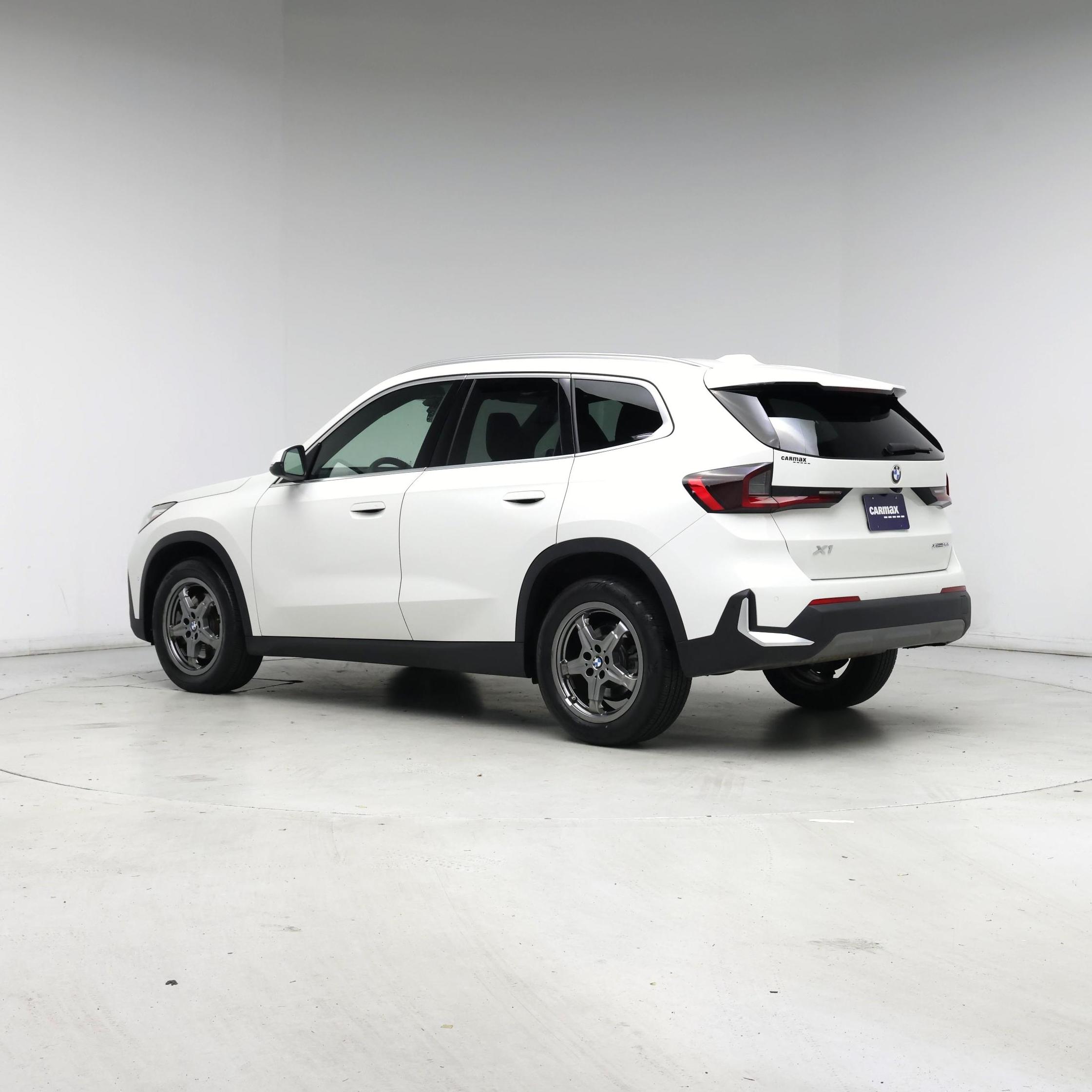 Thumbnail: 2023 BMW X1 - 2