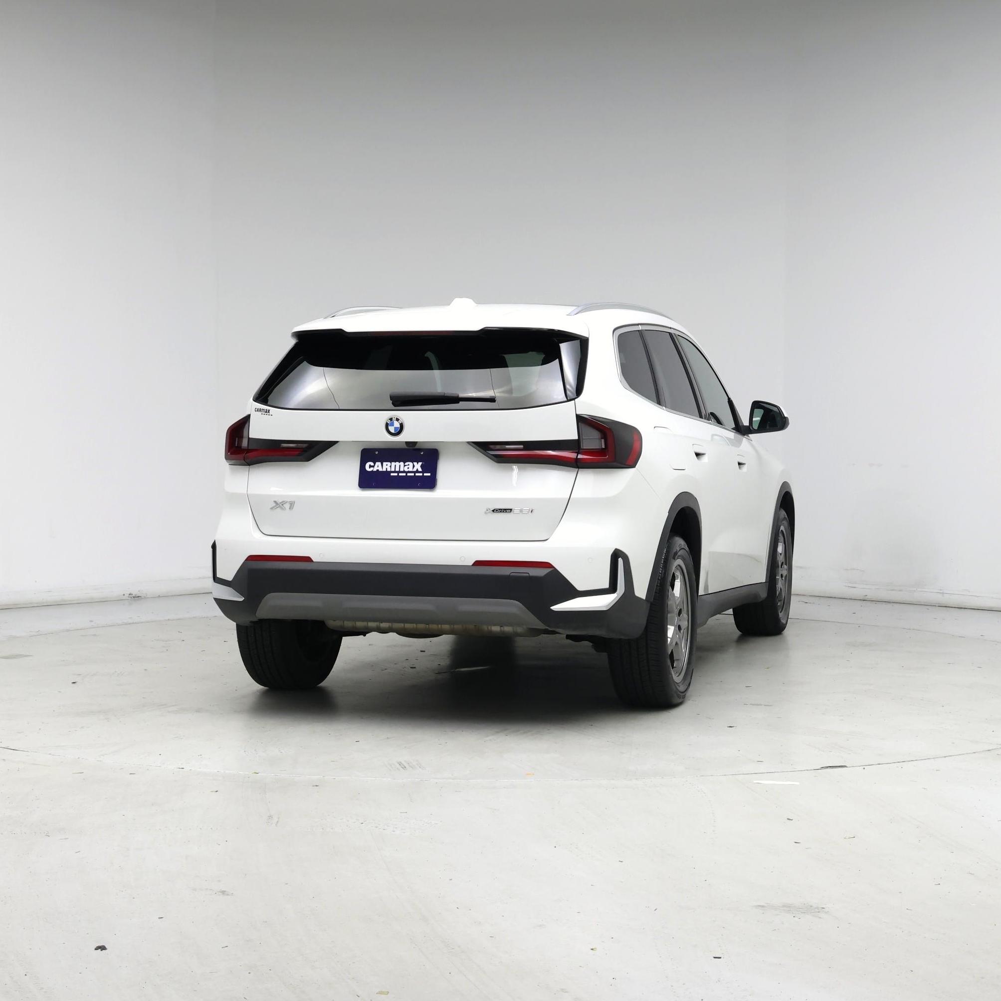 Thumbnail: 2023 BMW X1 - 8