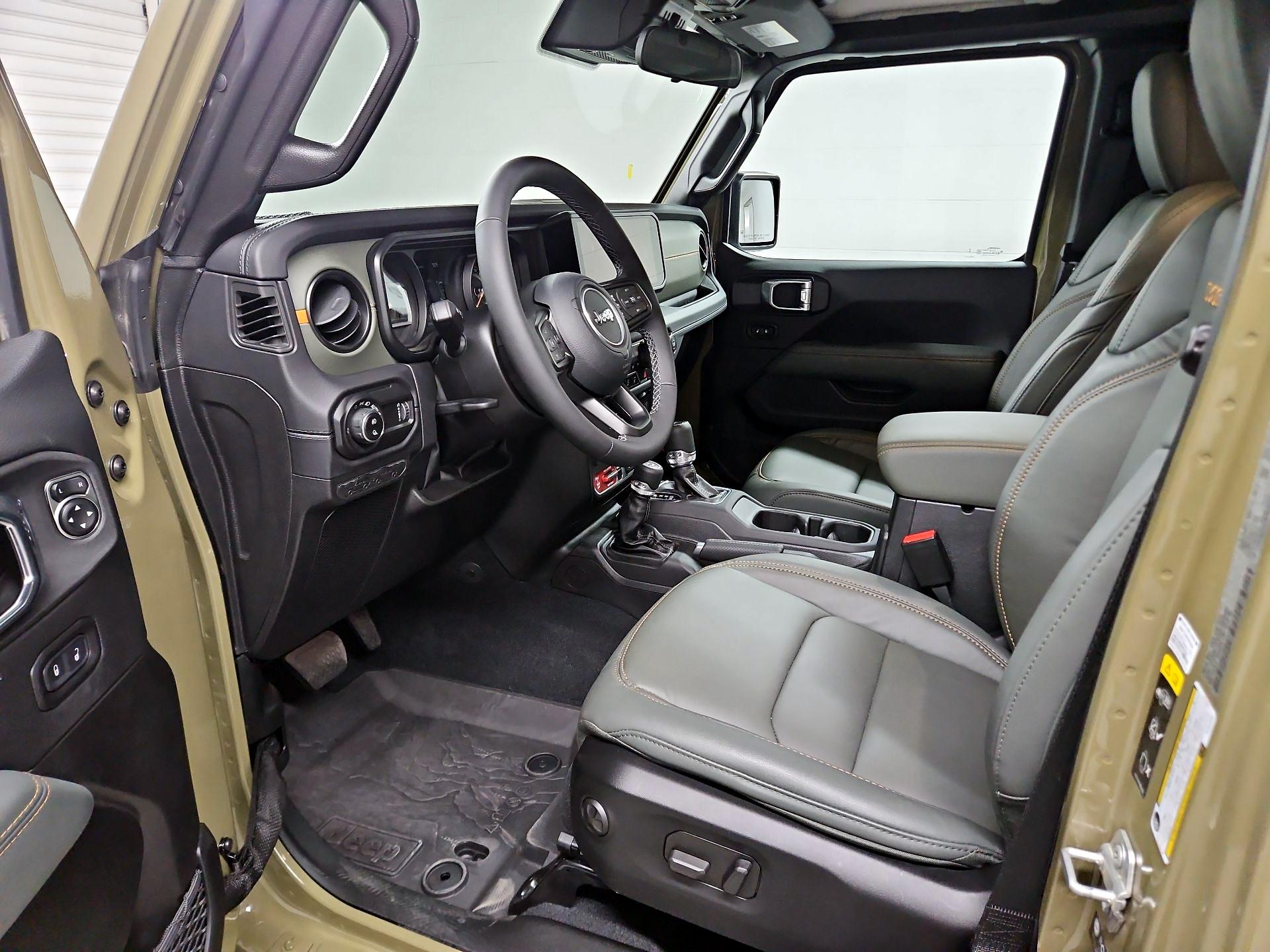 Thumbnail: 2025 Jeep Gladiator - 11