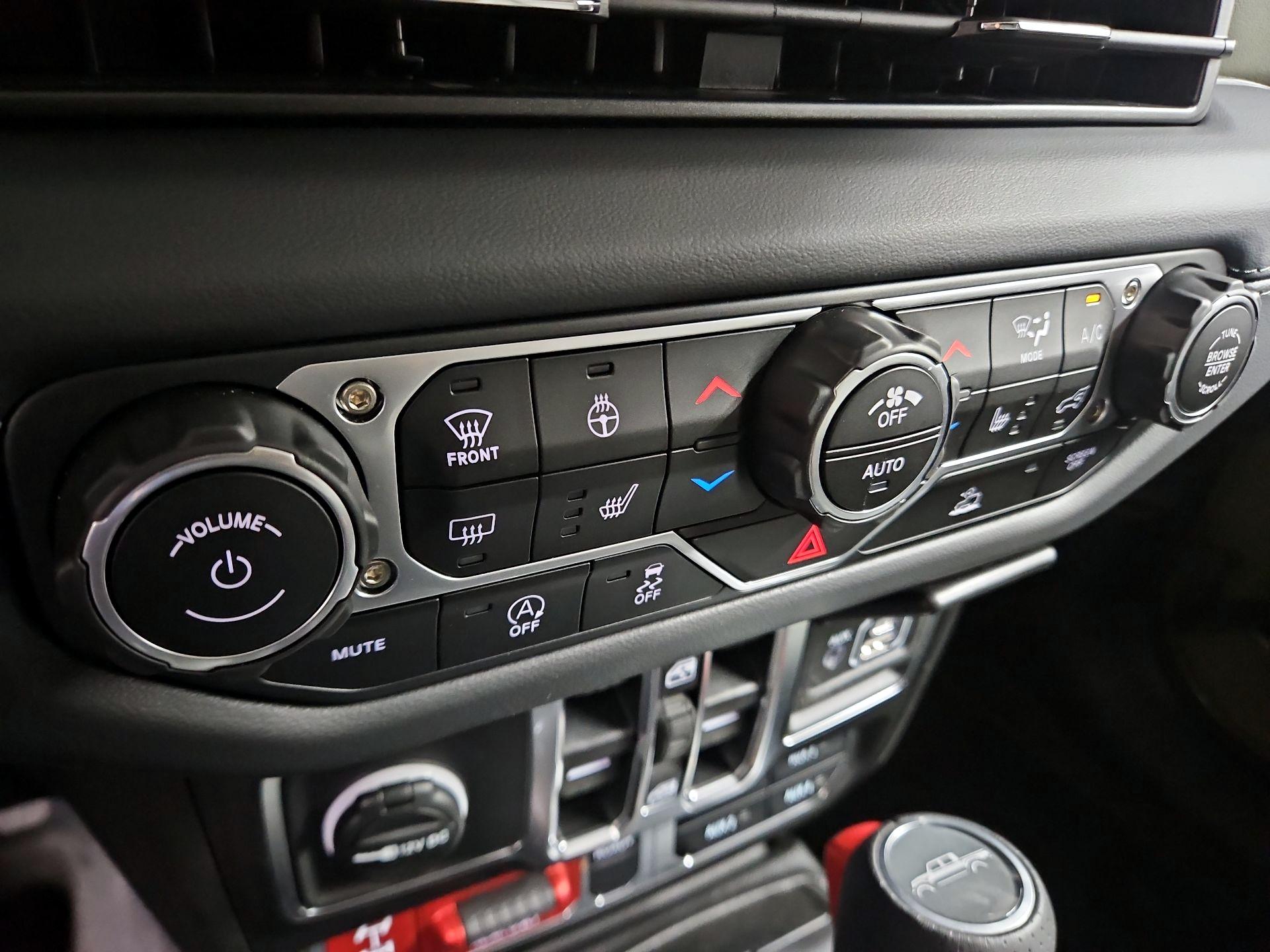 Thumbnail: 2025 Jeep Gladiator - 16