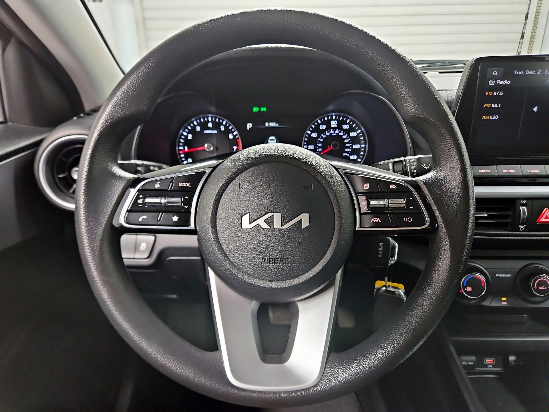 Thumbnail: 2022 Kia Forte - 10