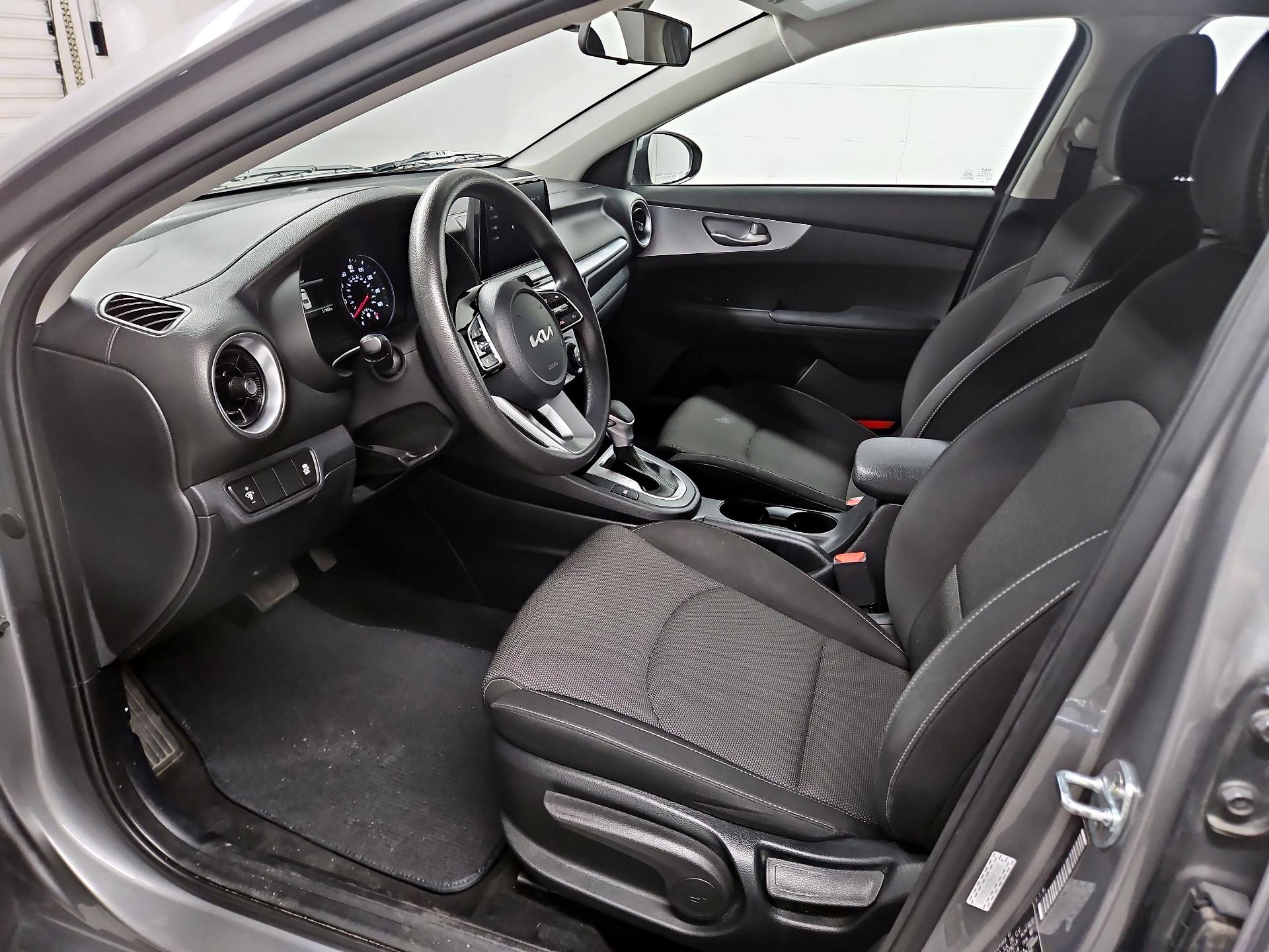 Thumbnail: 2022 Kia Forte - 11