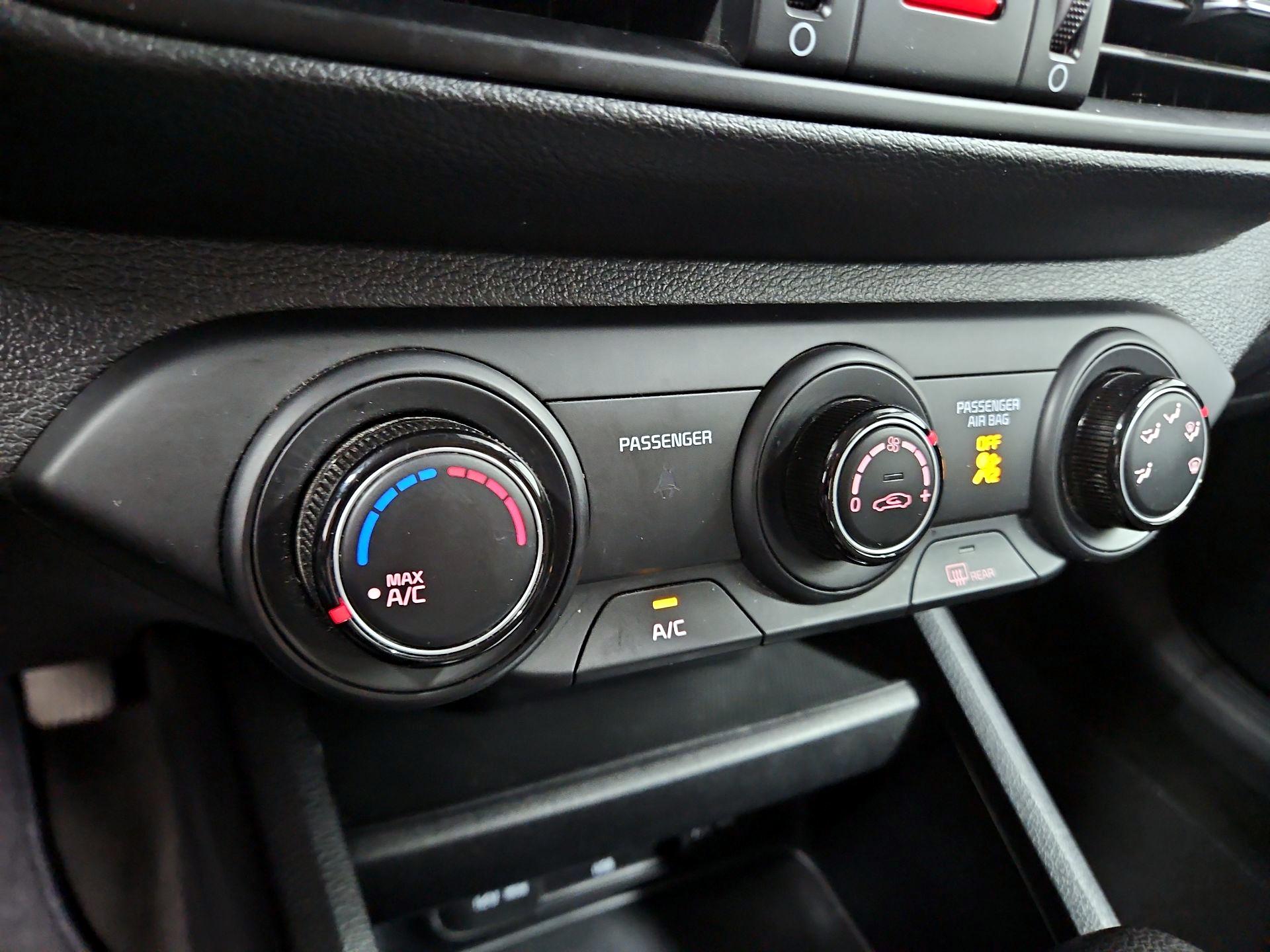 Thumbnail: 2022 Kia Forte - 16