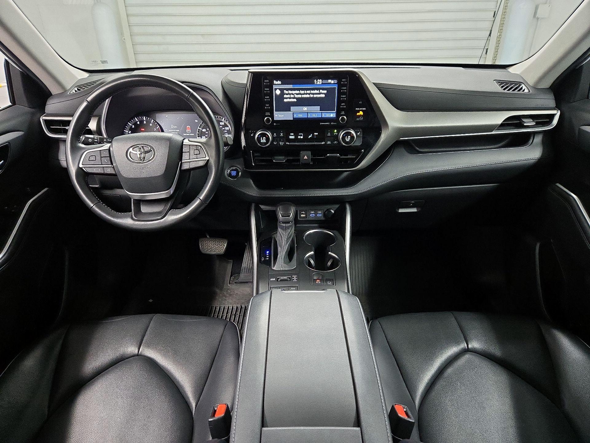 Thumbnail: 2022 Toyota Highlander - 9