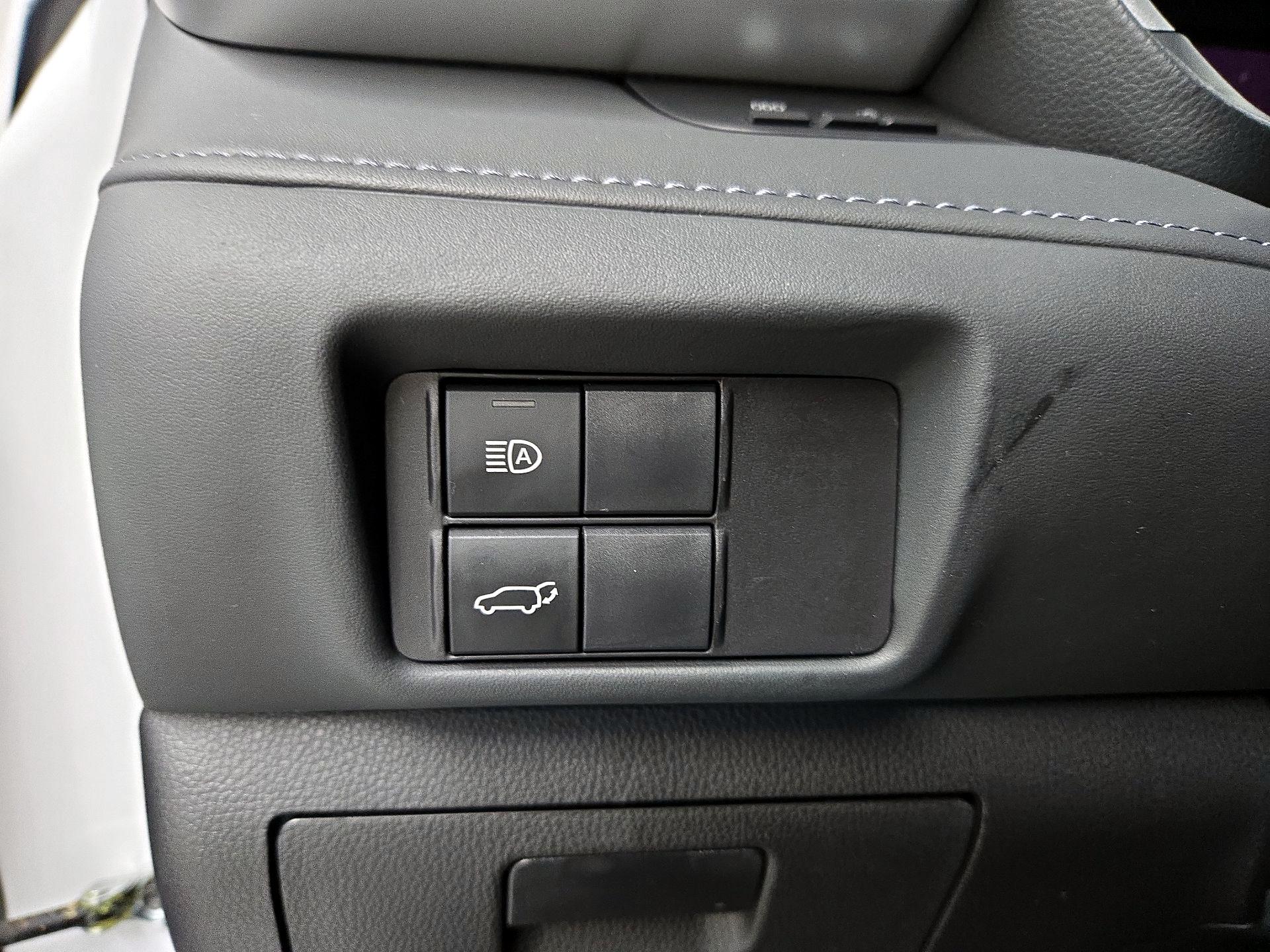 Thumbnail: 2022 Toyota Highlander - 13