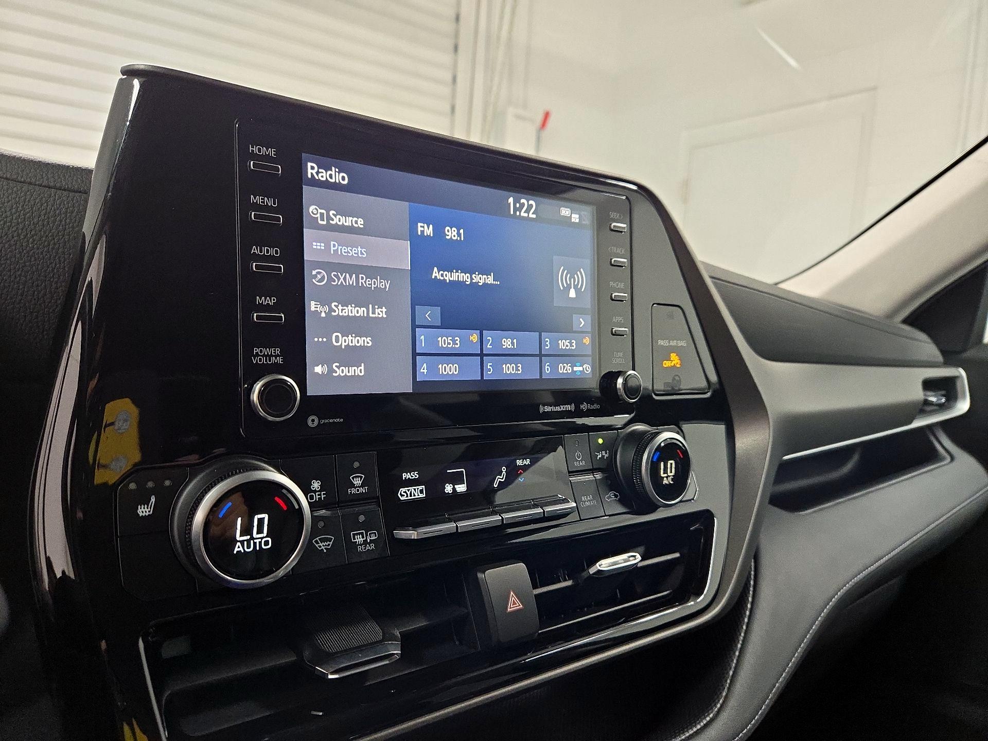 Thumbnail: 2022 Toyota Highlander - 15