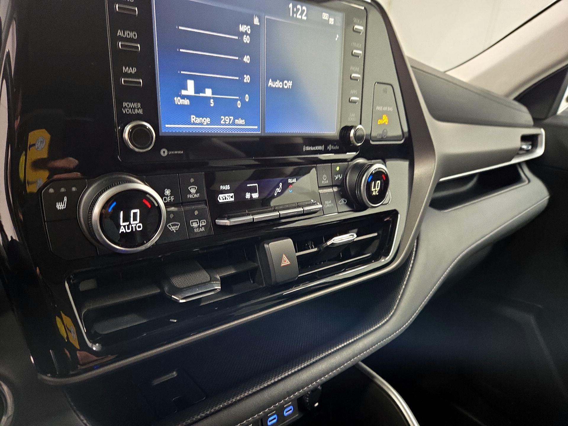 Thumbnail: 2022 Toyota Highlander - 16