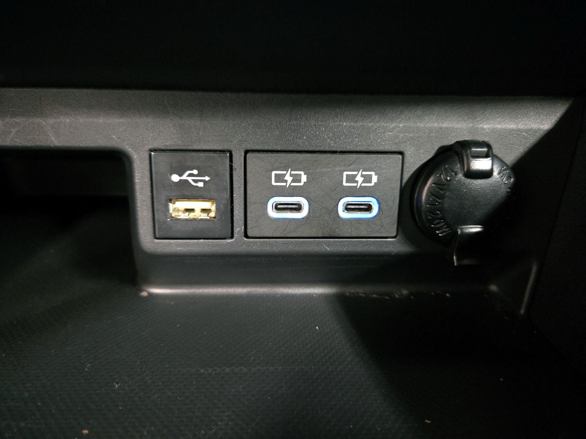 Thumbnail: 2022 Toyota Highlander - 18