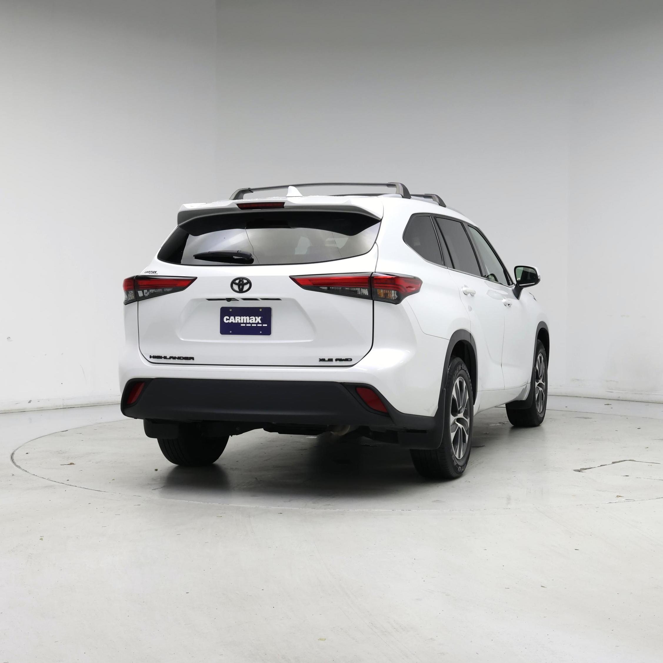 Thumbnail: 2022 Toyota Highlander - 8